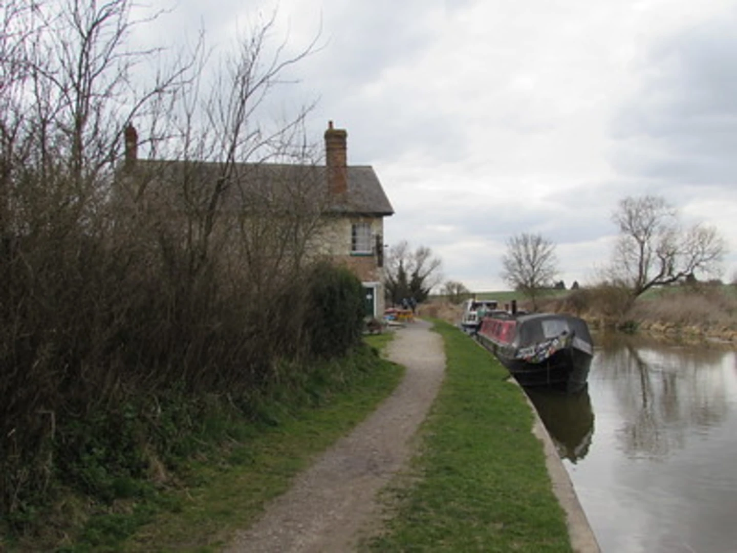 An image depicting the trail Alton via Pewsey Avon Trail and its surrounding area.