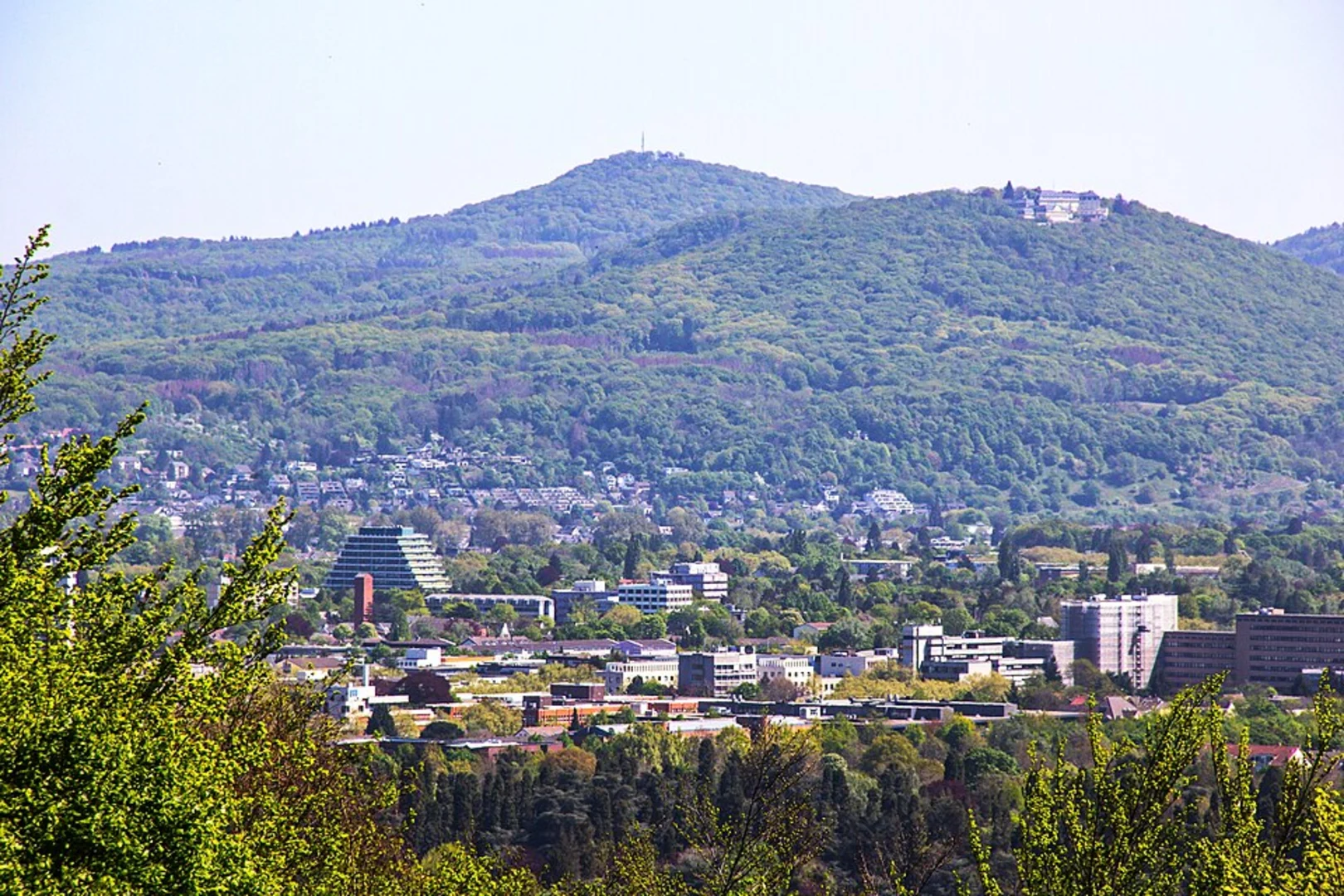 An image depicting the trail Annaberger Weg and Gieveningsweg Loop and its surrounding area.