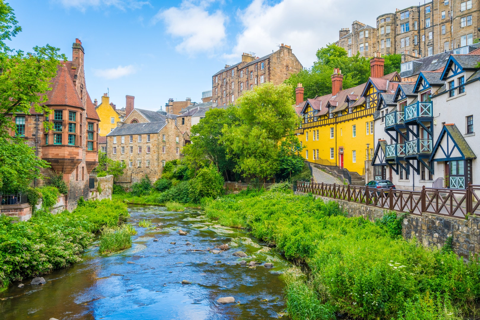 An image depicting the trail Saint Andrews Walk from Edinburgh and its surrounding area.
