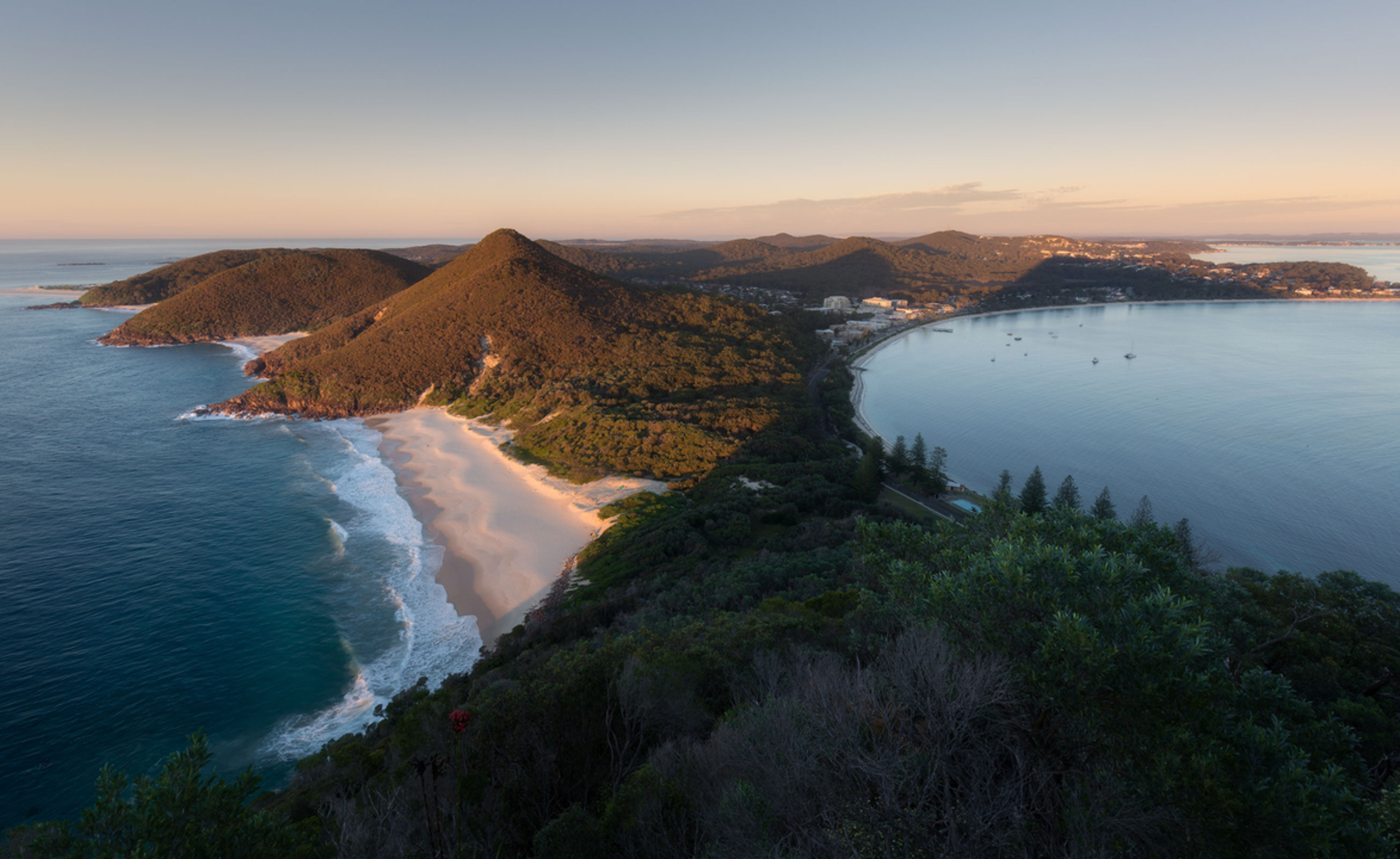 An image depicting the trail Tomaree Head Summit Walk and its surrounding area.