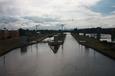 Theodor Heuss Bridge to Mainbrücke Kostheim-Gustavsburg Loop via River Rhine - Mainz