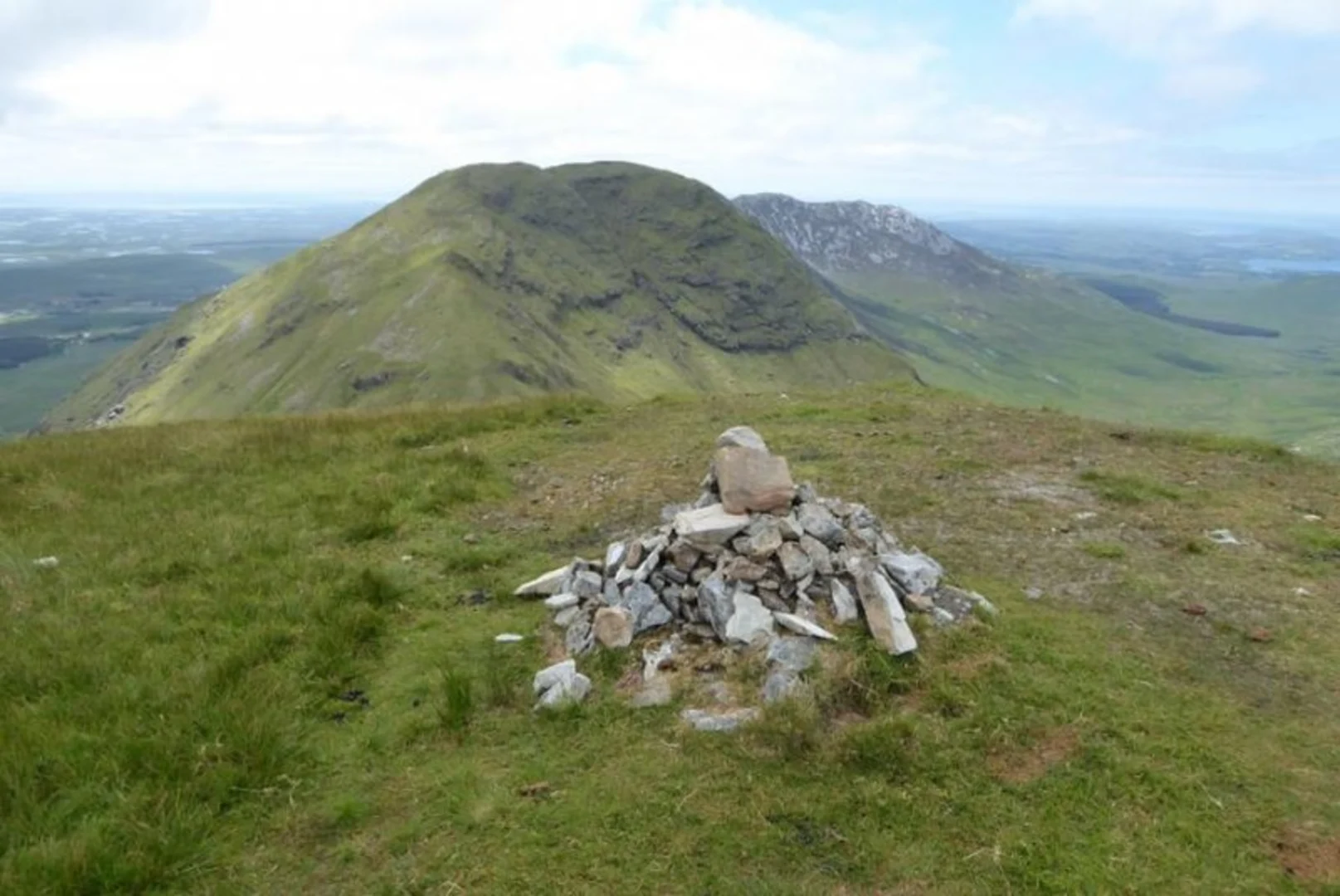 An image depicting the trail 12 Ben Summit Route and its surrounding area.