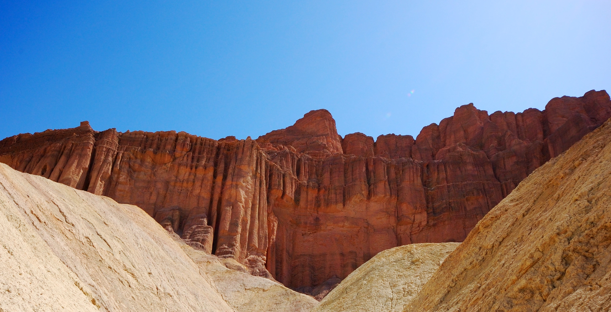 An image depicting the trail Red Cathedral via Golden Canyon Trail and its surrounding area.