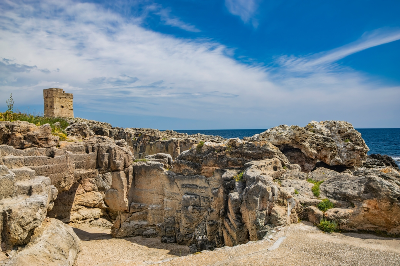 An image depicting the trail Sentiero Italia - Puglia Section and its surrounding area.