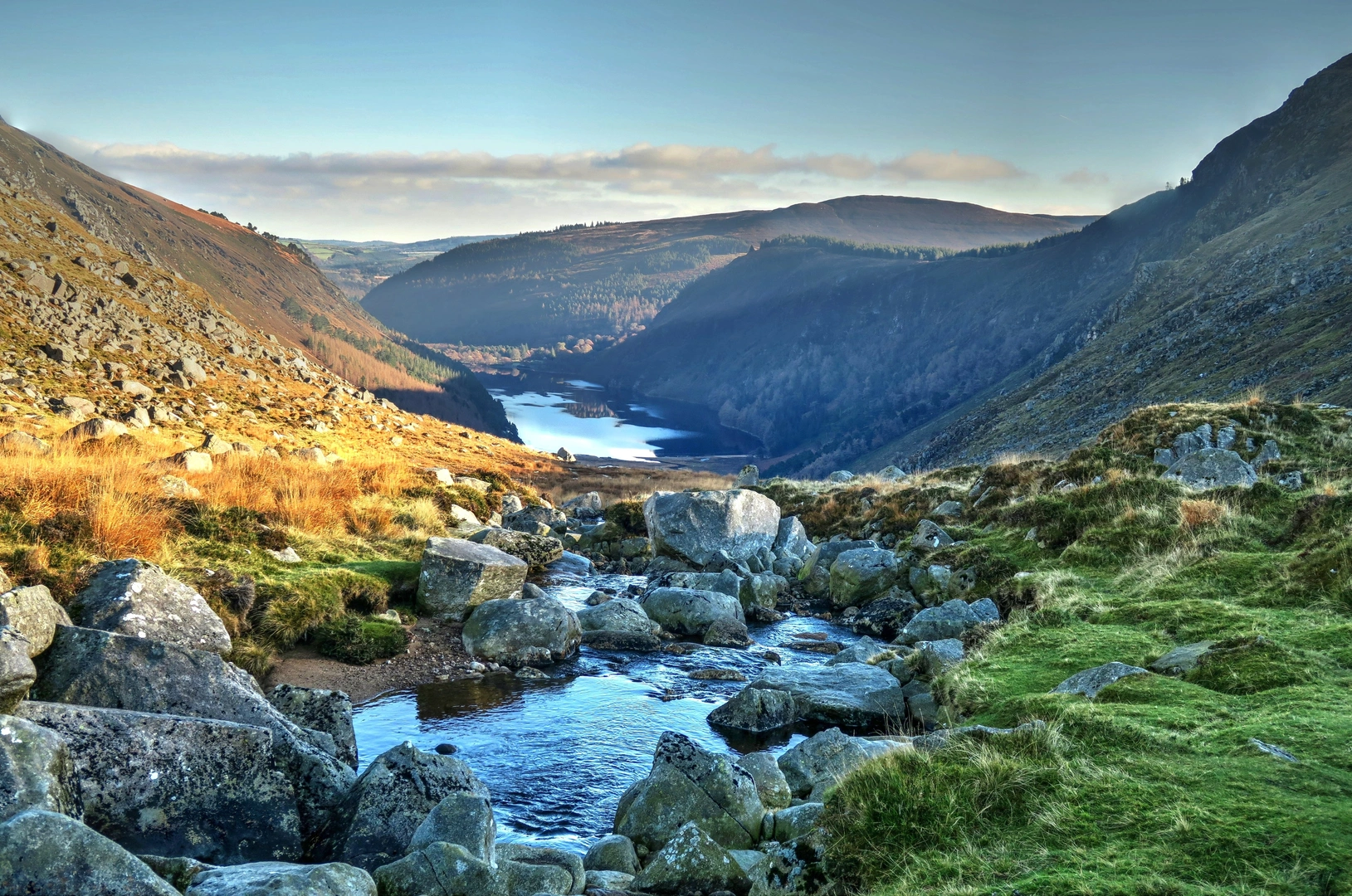 An image depicting the trail Coumloughra Horseshoe Loop and its surrounding area.