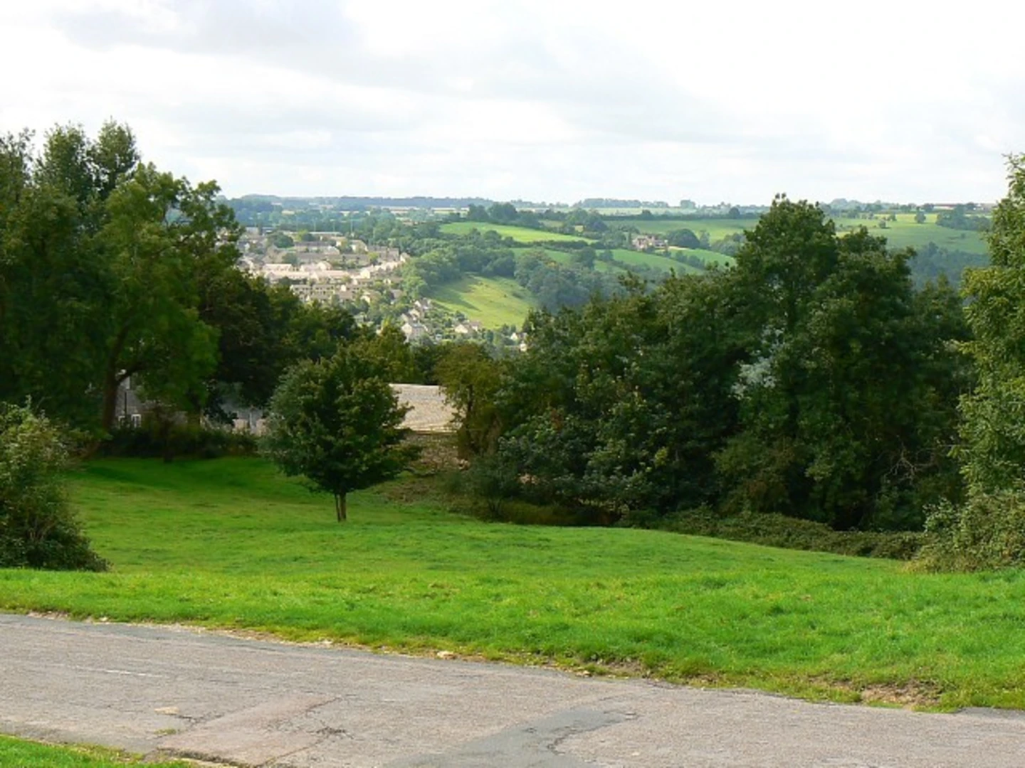 An image depicting the trail Amberley and its surrounding area.