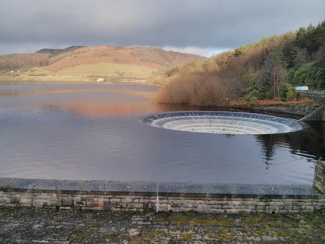Ladybower Reservoir, Win Hill and Woodlands Valley Loop
