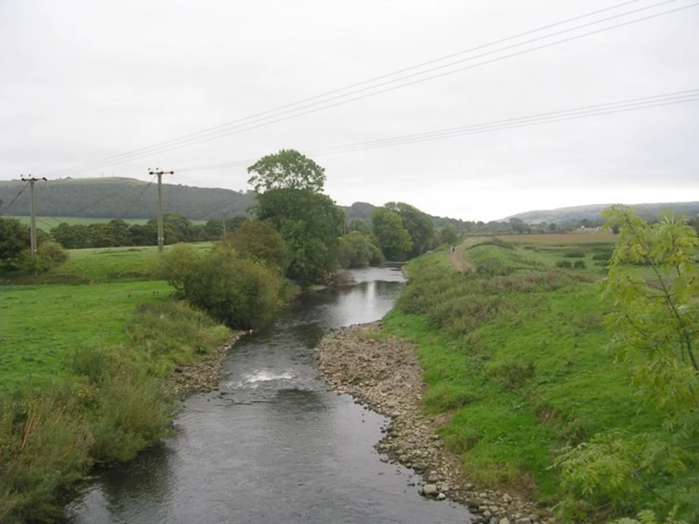 An image depicting the trail Steeton to Ilkley Walk and its surrounding area.