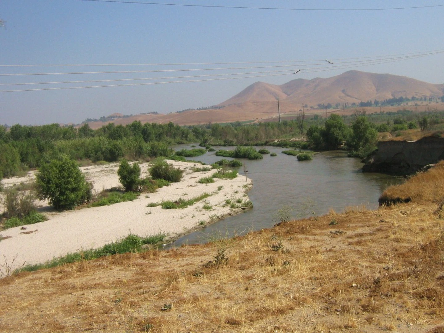 An image depicting the trail Santa Ana River Trail and Tunnel Trail Loop and its surrounding area.
