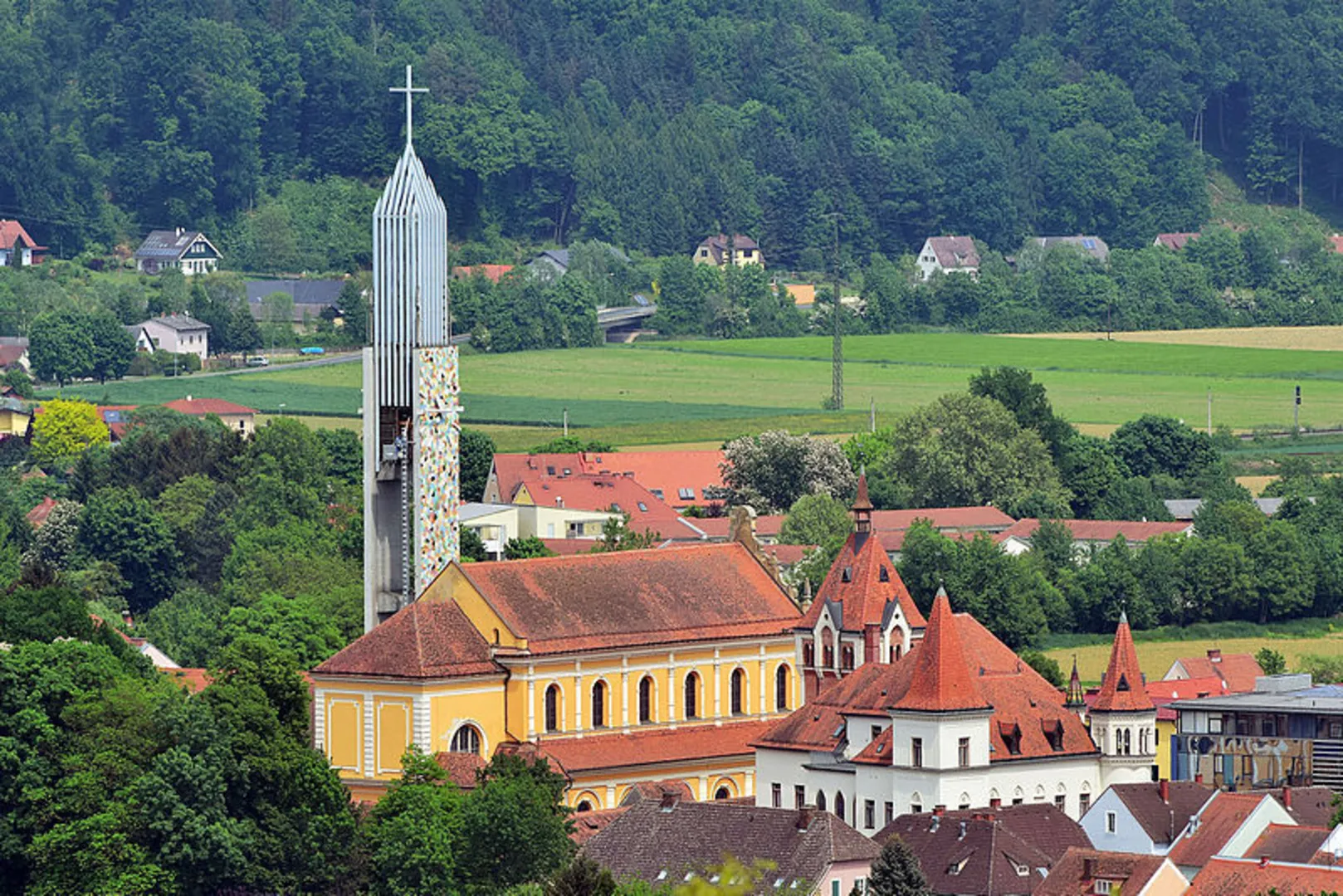 An image depicting the trail Feldbach - Kalvarienberg-Alm and its surrounding area.