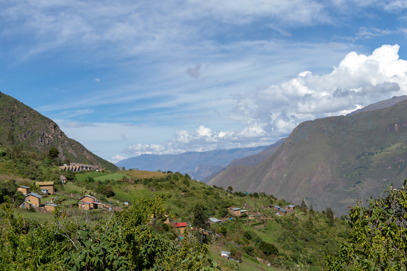 An image depicting the trail Choquequirao Trek and its surrounding area.