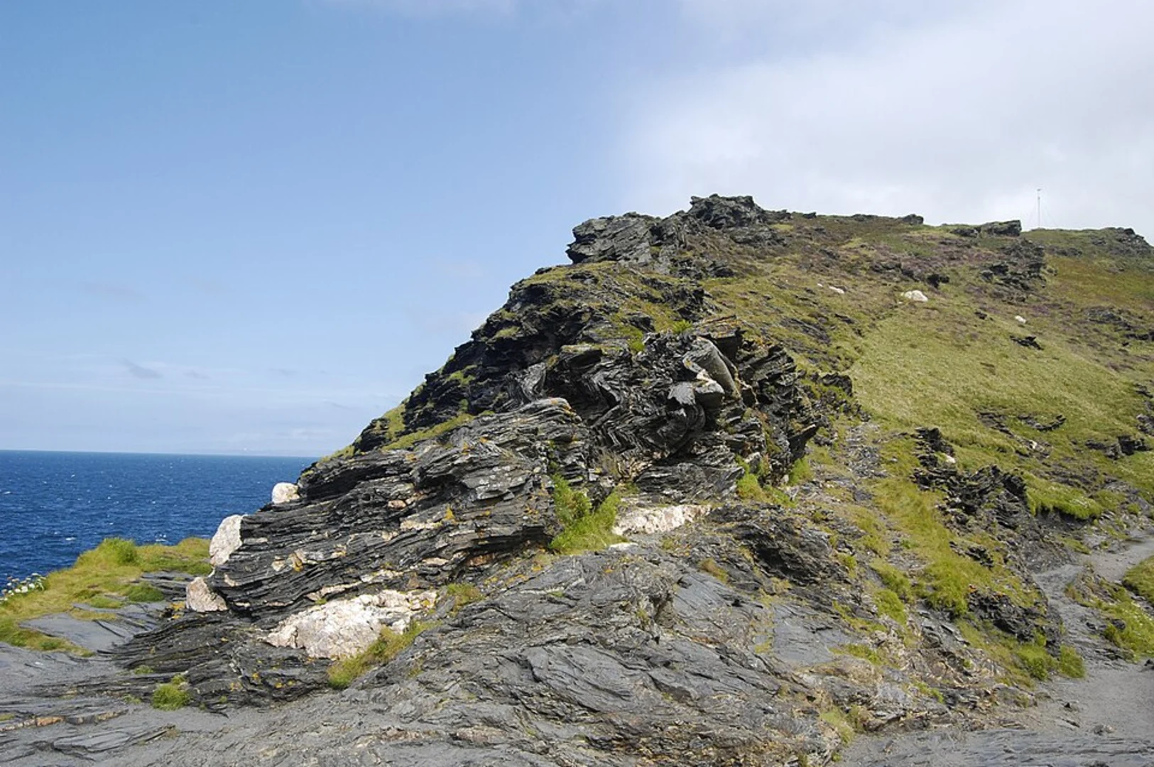 An image depicting the trail Penally Point and Penally Hill and its surrounding area.