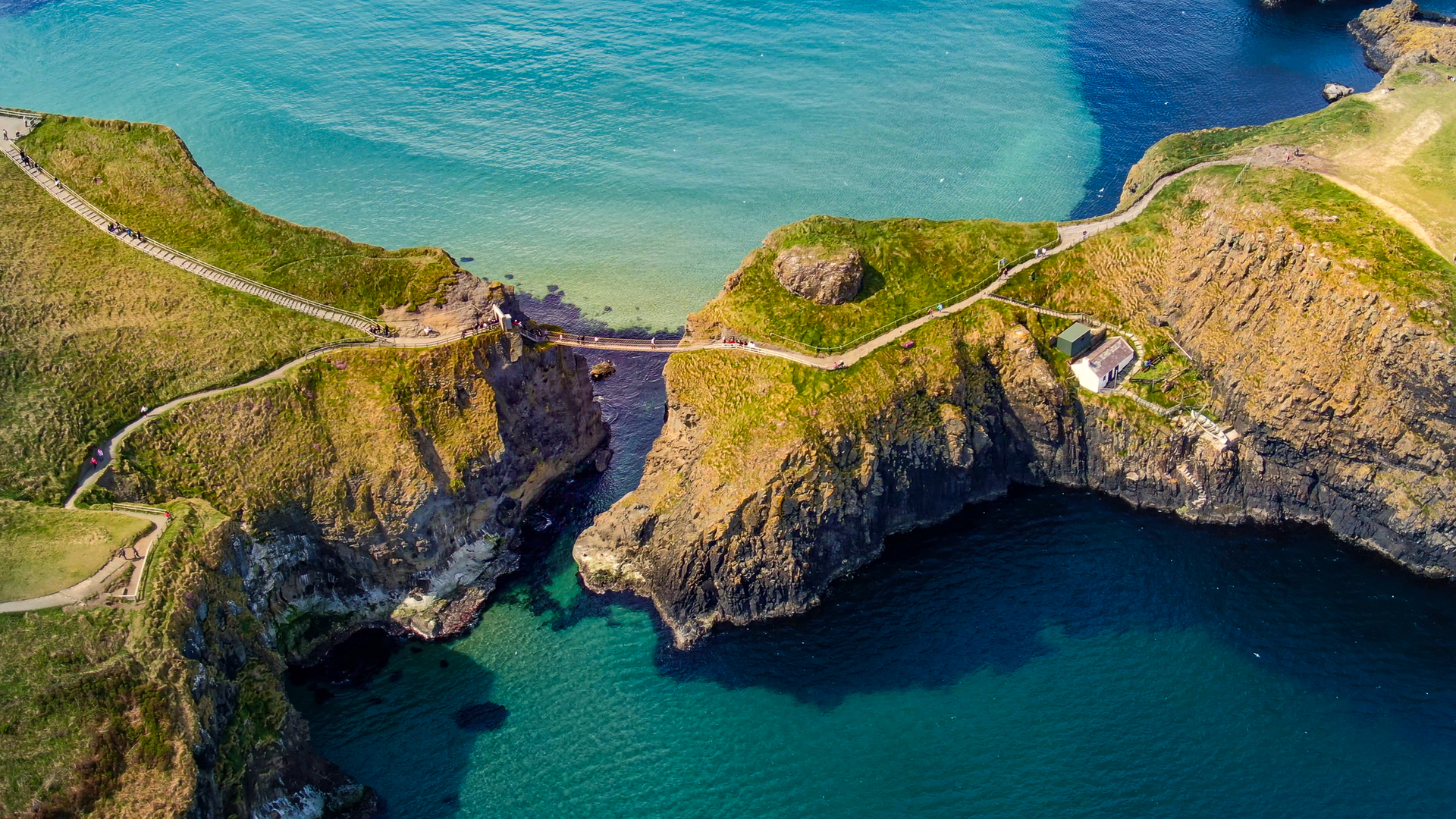 An image depicting the trail Ballycastle to Glenarm and its surrounding area.