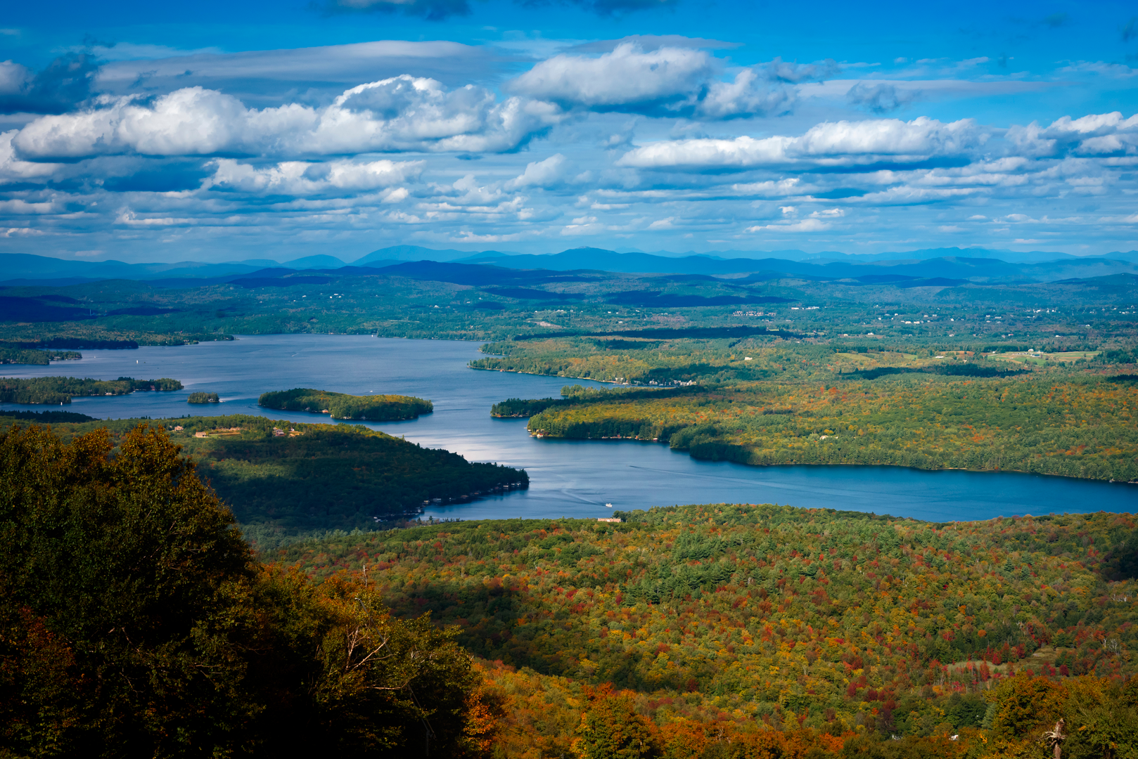 An image depicting the trail Monadnock-Sunapee Greenway and its surrounding area.