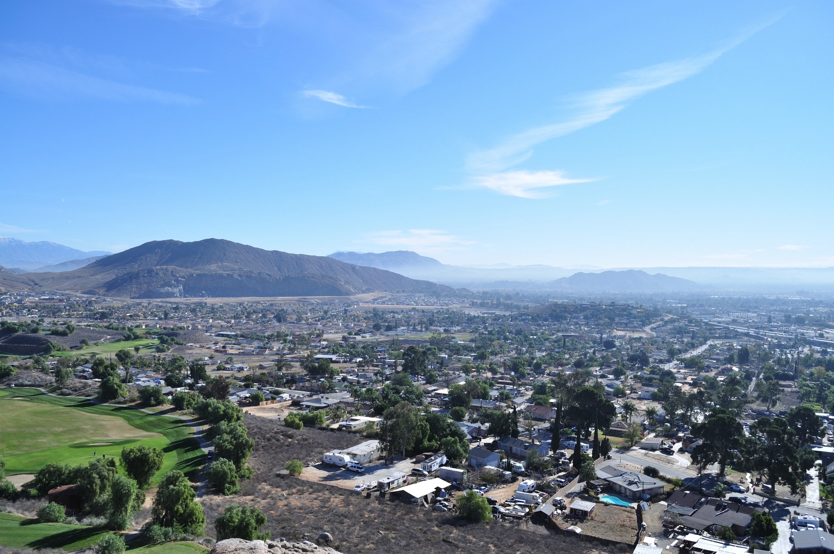 An image depicting the trail Mount Jurupa Ridge and its surrounding area.
