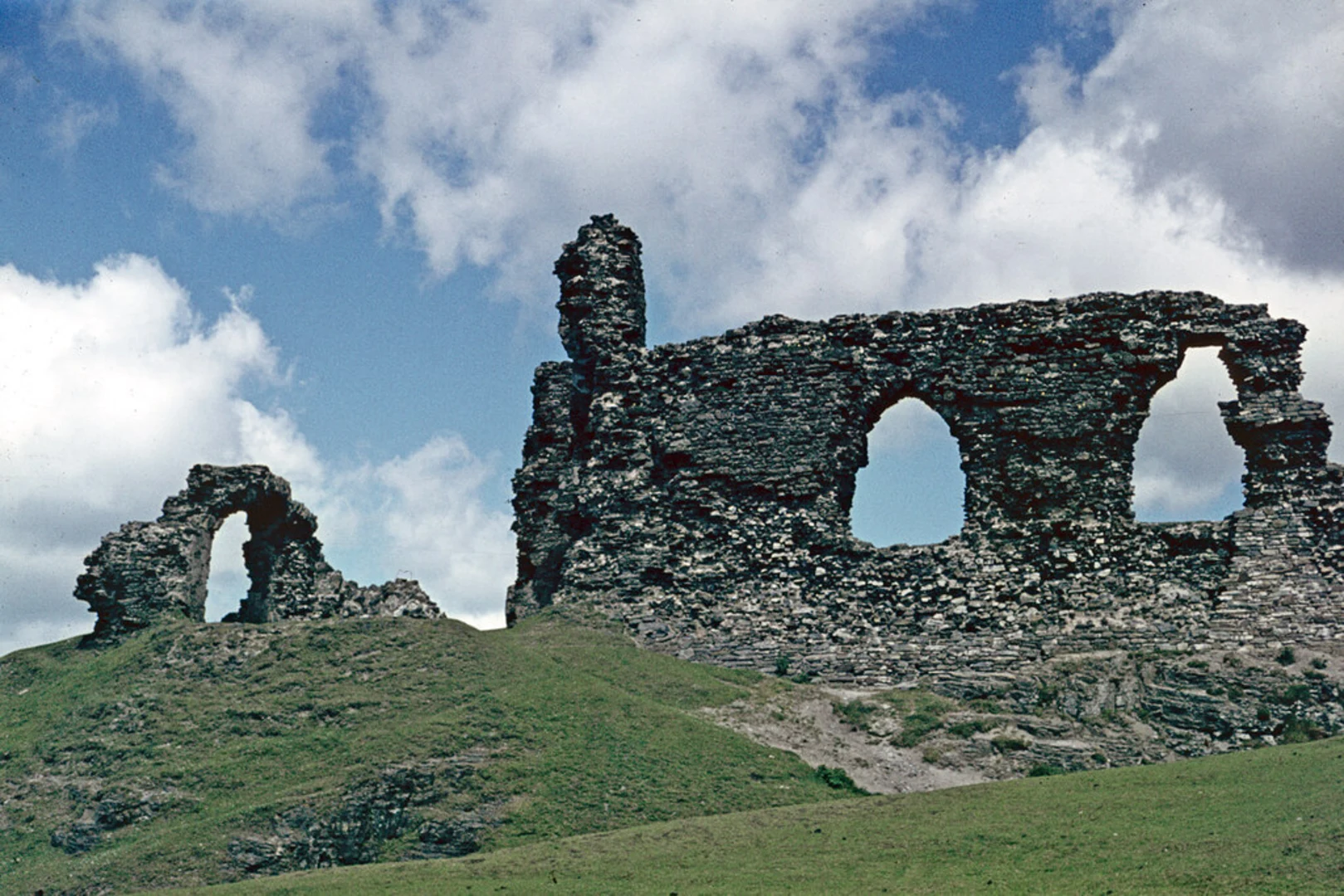 An image depicting the trail Castell Dinas Bran Loop and its surrounding area.