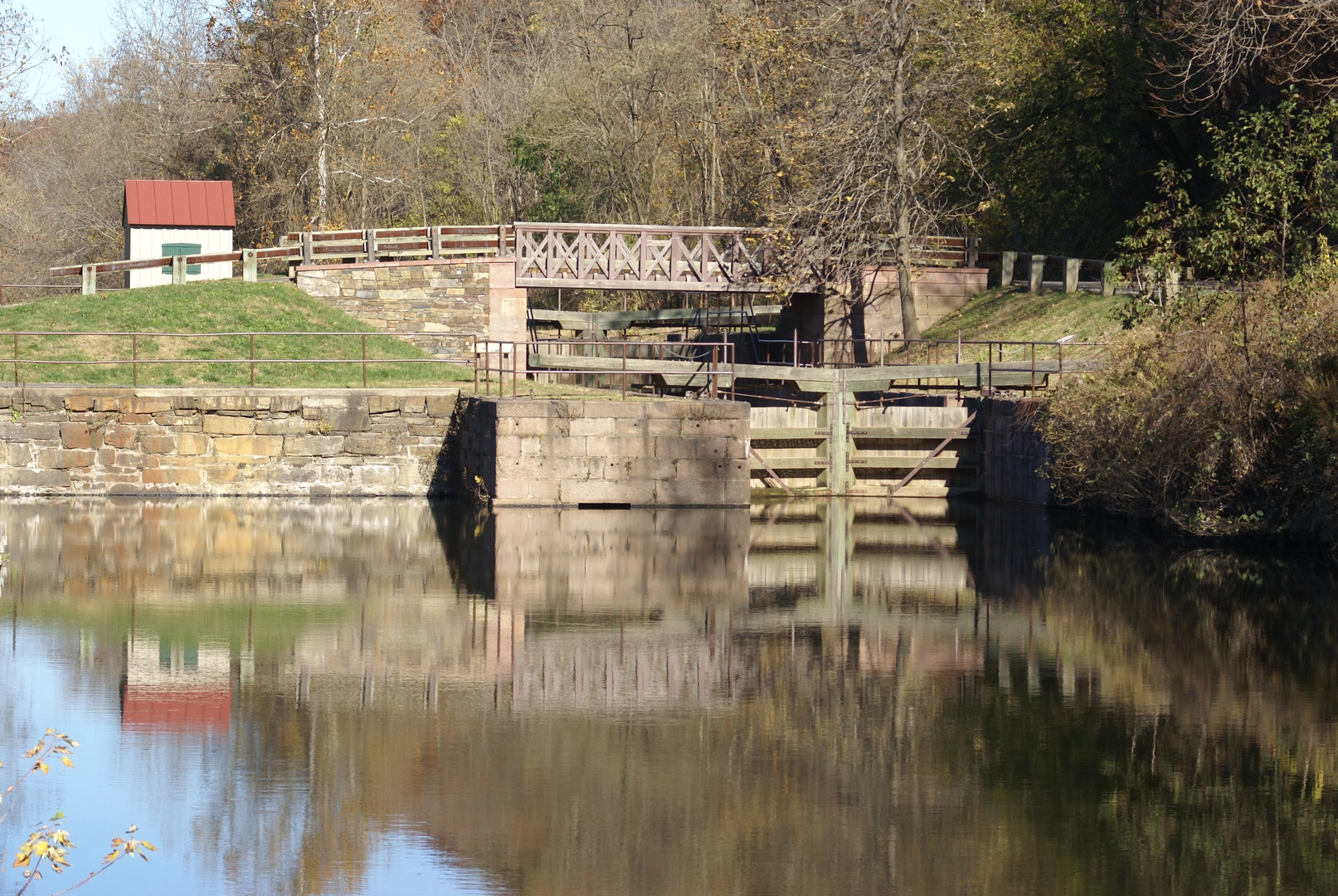 An image depicting the trail Phoenix Iron Canal via Schuylkill East Trail and its surrounding area.