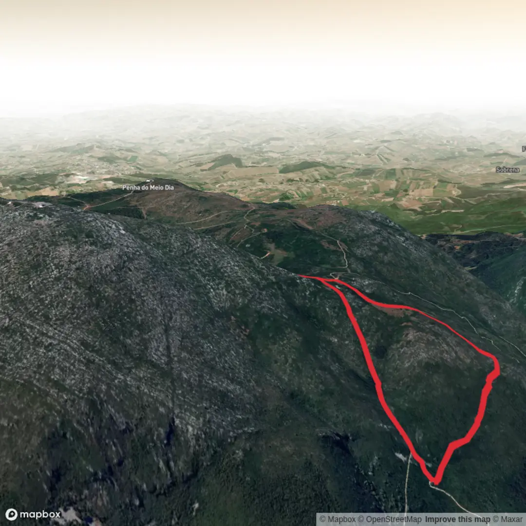 An image depicting the trail Trilho da Bomba - Montejunto and its surrounding area.