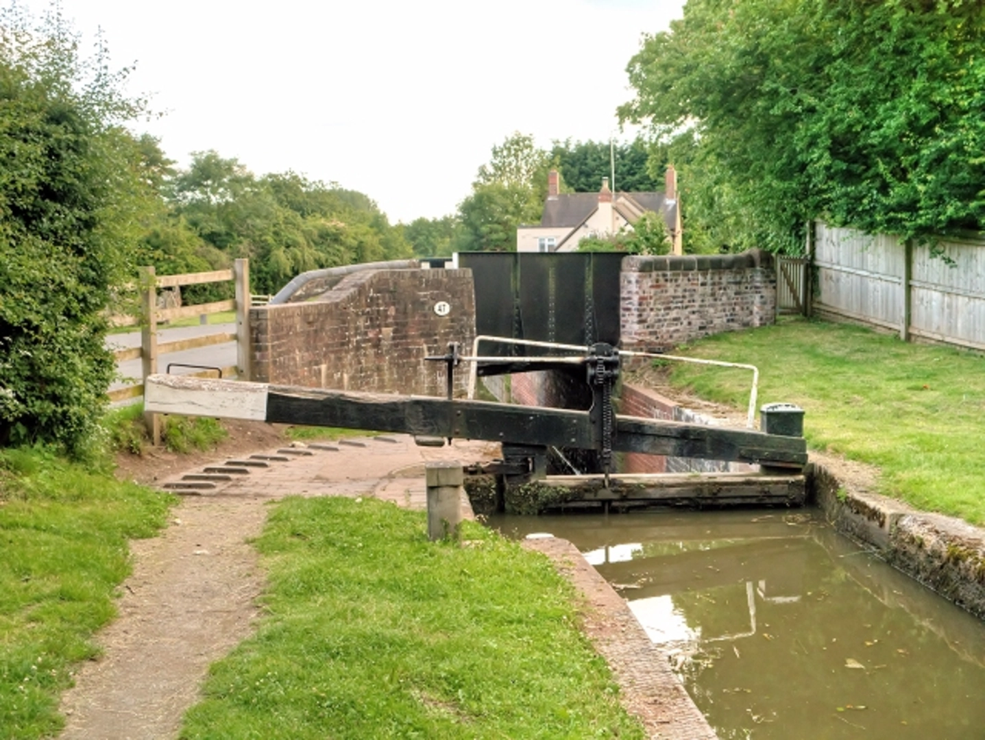An image depicting the trail Stratford-upon-Avon Canal from Preston Bagot and its surrounding area.