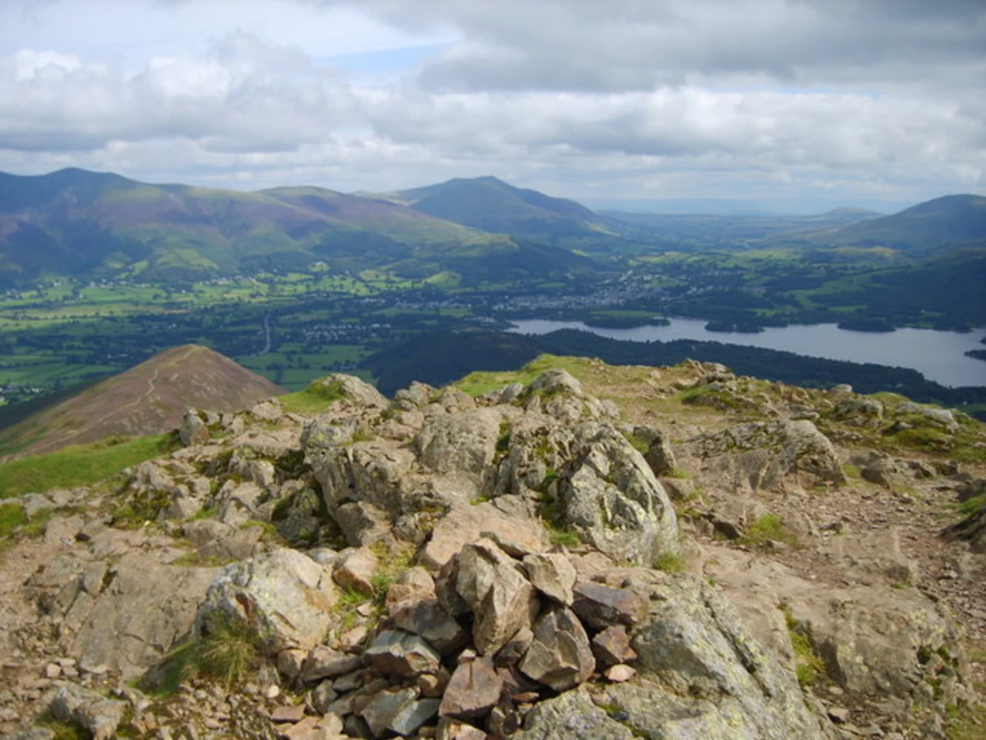 An image depicting the trail Barrow, Stile End, Sail and Causey Pike Loop - Braithwaite and its surrounding area.