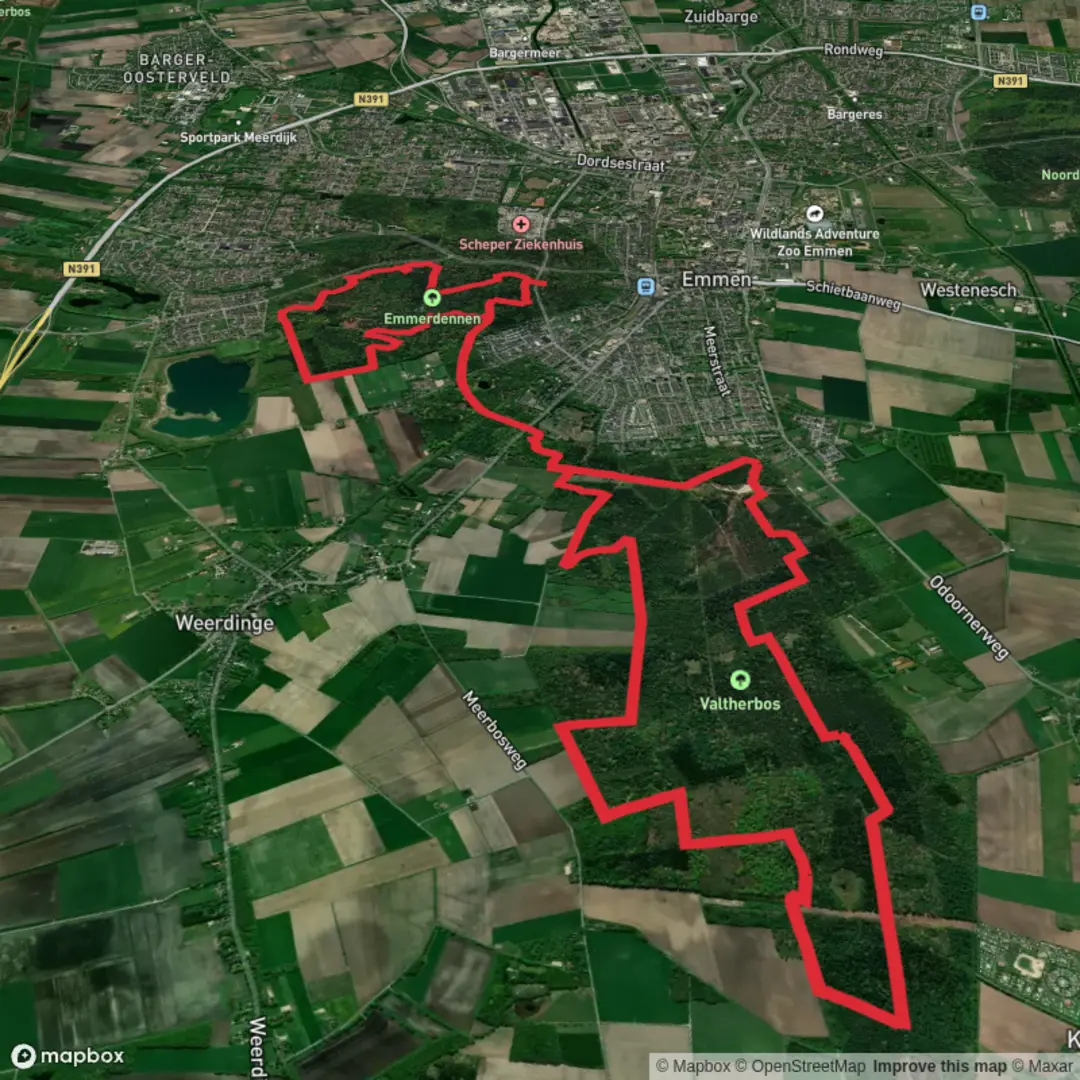 An image depicting the trail Emmerdennen and Valtherbos via Matenpad and Drenthepad and its surrounding area.