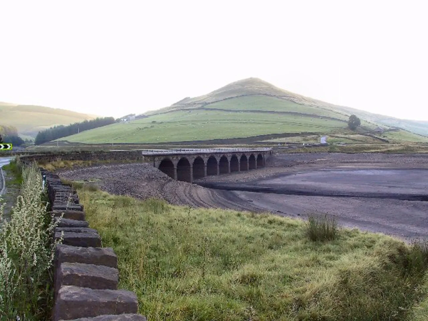 An image depicting the trail Torside Rservoir, Valehouse Rerservoir and Woodhead Reservoir via Longdendale Trail and its surrounding area.