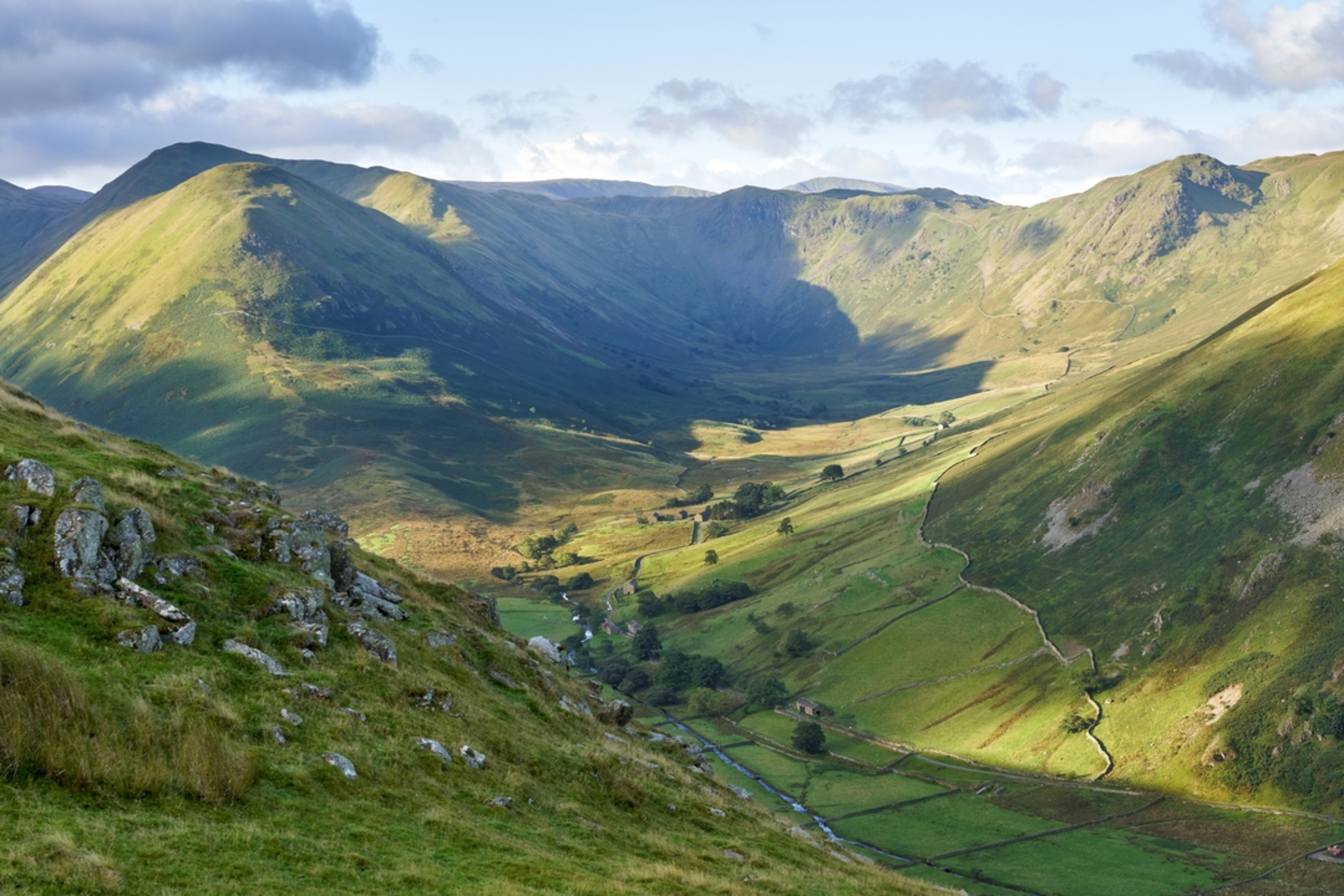 An image depicting the trail The Nab and its surrounding area.