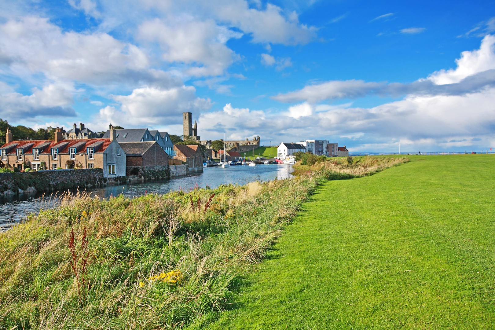 An image depicting the trail Mary Queen of Scots Way and its surrounding area.