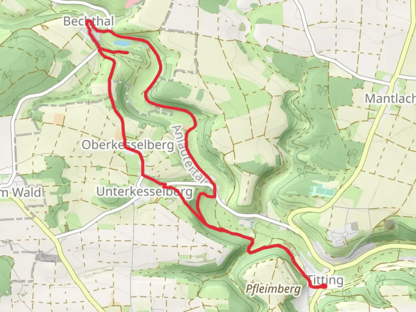 An image depicting the trail Bechthaler Weiher via Bechthaler Weg and its surrounding area.