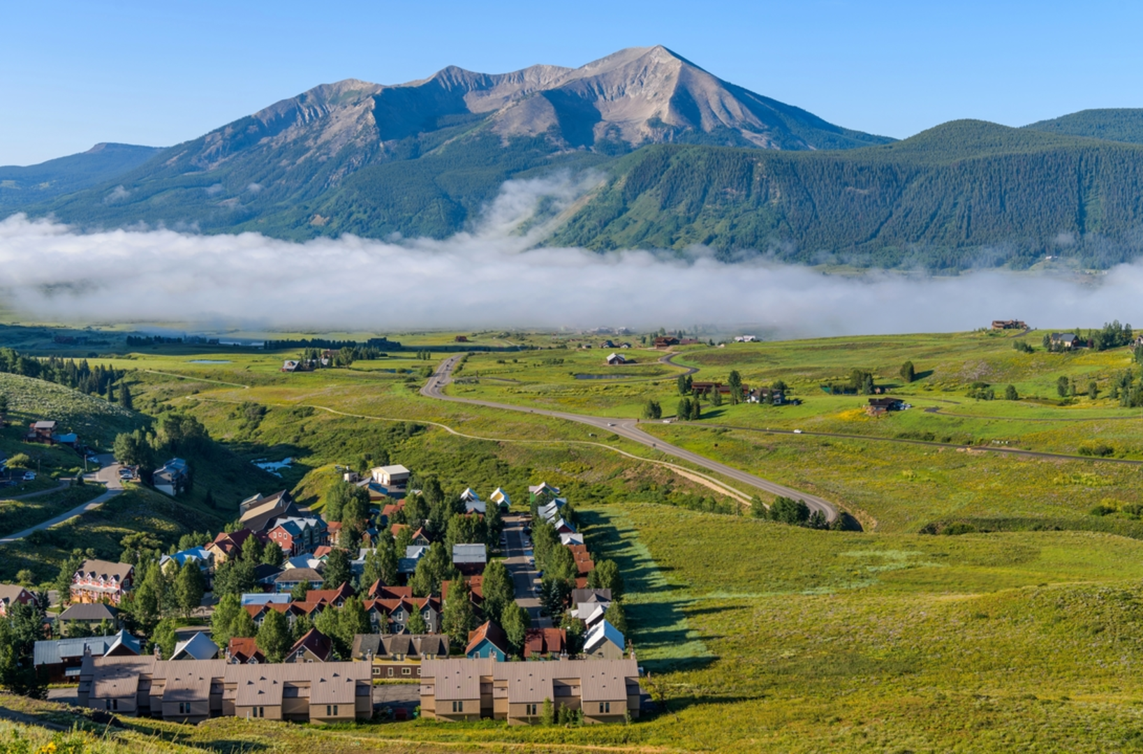 An image depicting the trail Village Trail and its surrounding area.
