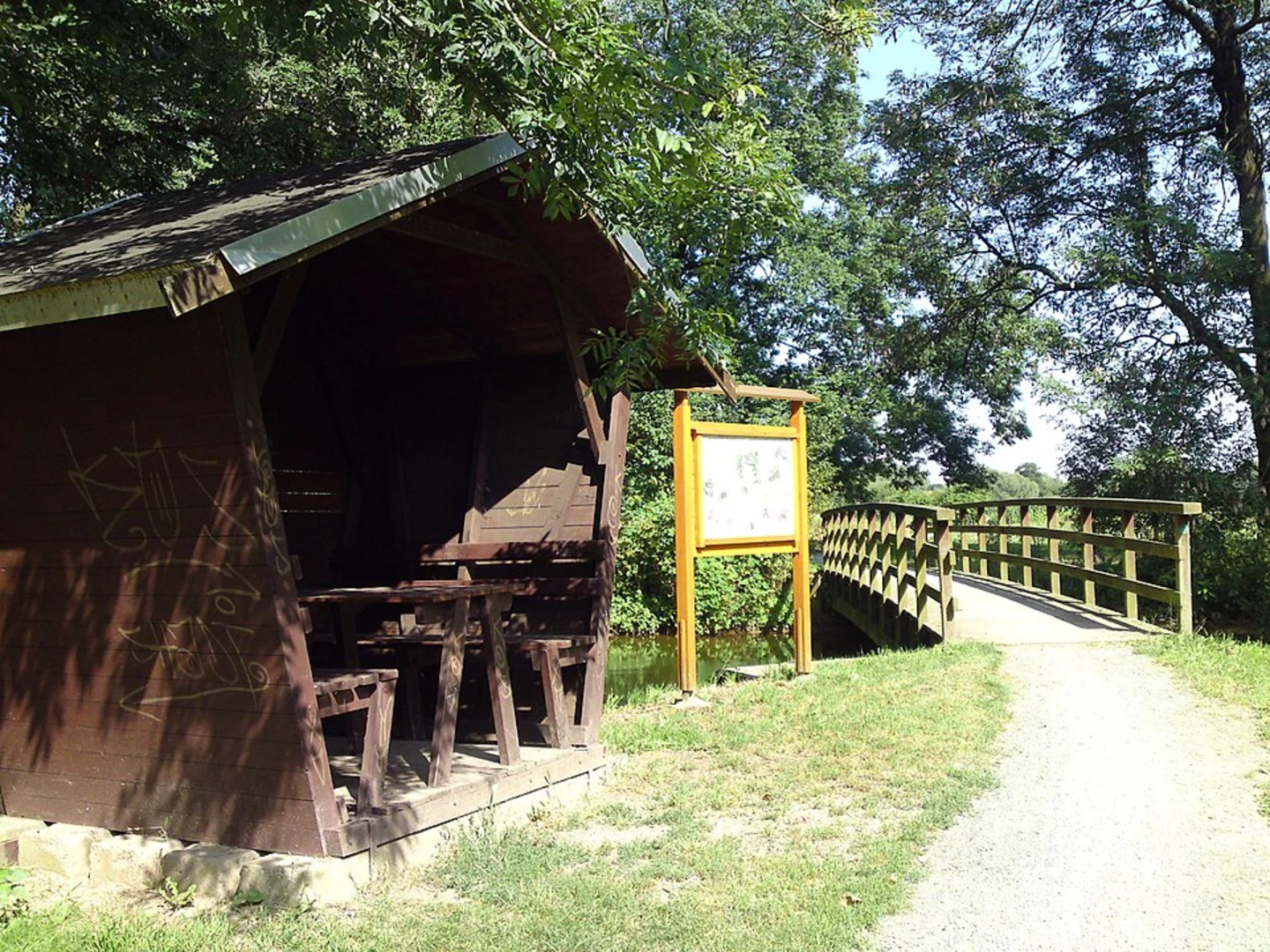An image depicting the trail Clodra to Berga Loop via Weiße Elster and its surrounding area.