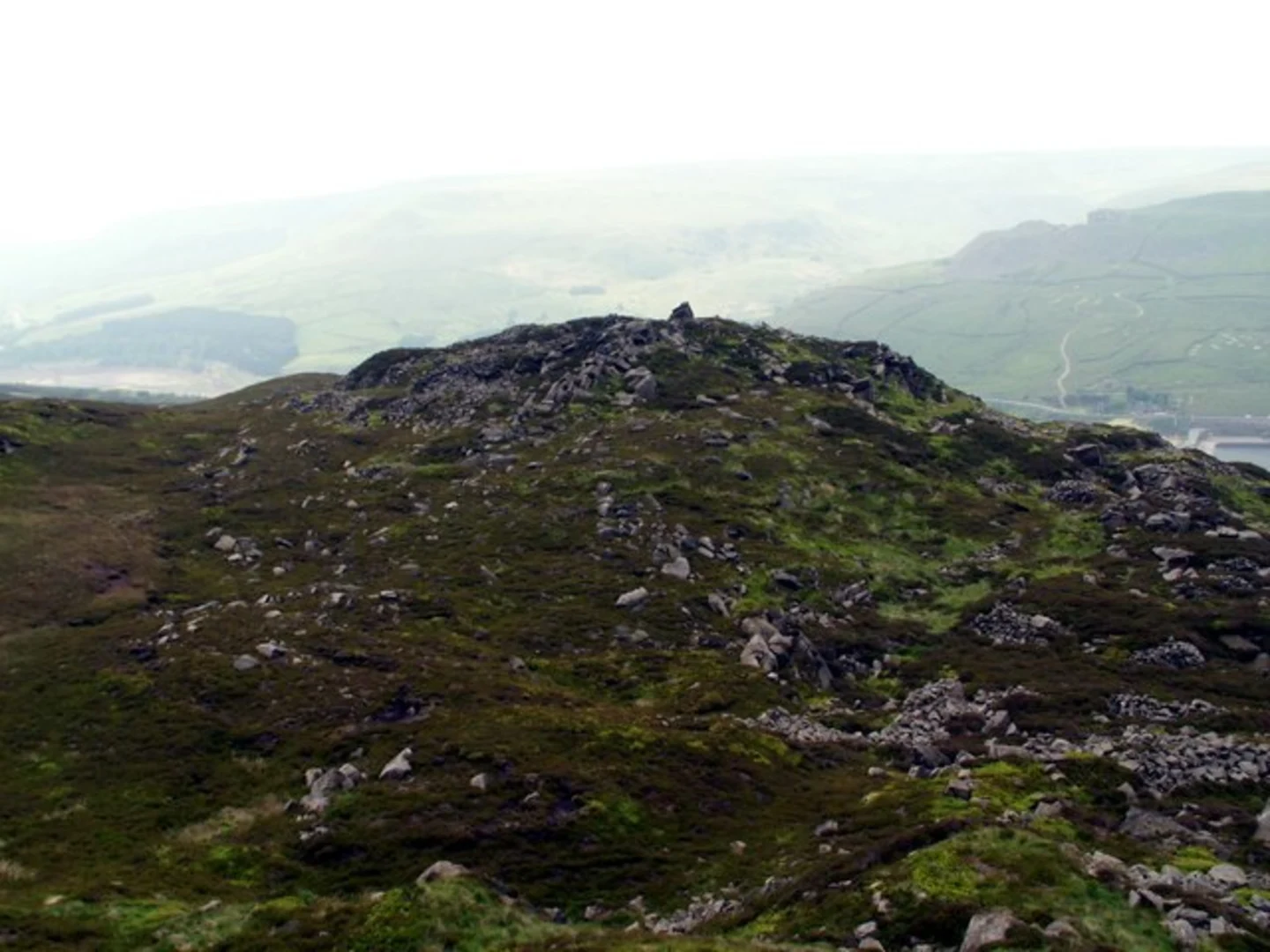 An image depicting the trail Wildboar Clough to Lawrence Edge from Torside Reservoir and its surrounding area.