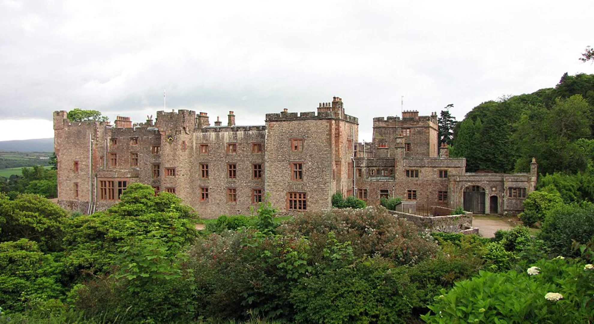 An image depicting the trail Muncaster Castle, Hirst Park, Silver Knott and Muncaster Tarn Loop and its surrounding area.