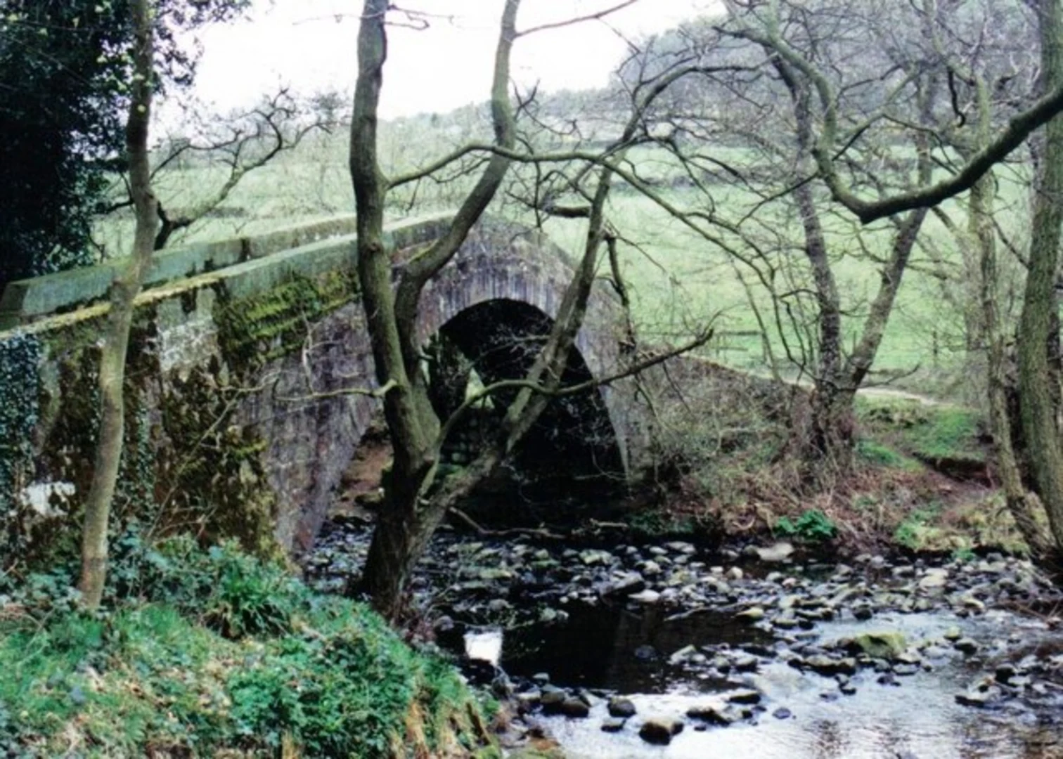 An image depicting the trail Lindley Wood Reservoir, Dob Park Mill and The Ellers Wood Loop and its surrounding area.
