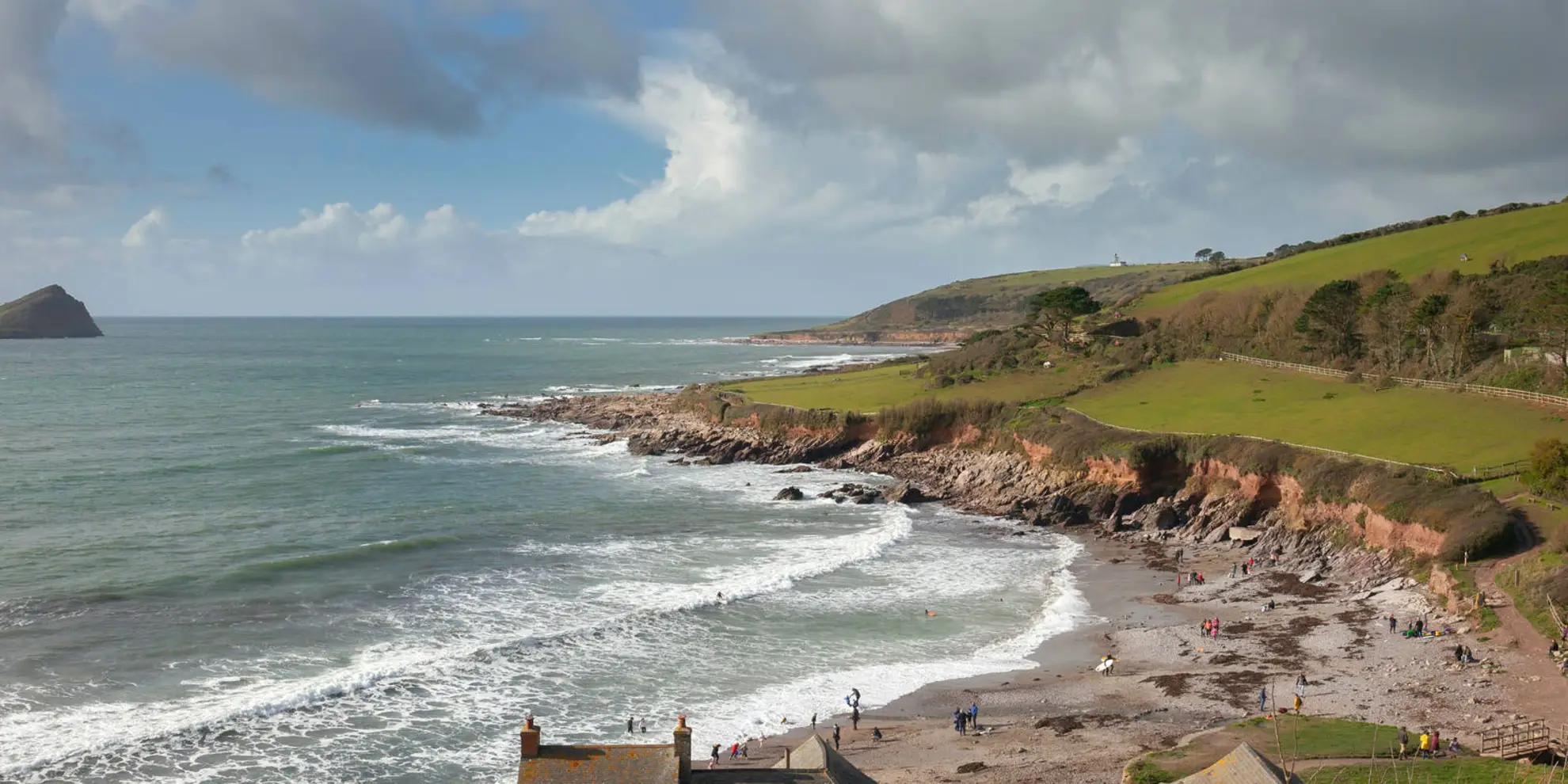 An image depicting the trail Wembury Strandline Walk and its surrounding area.