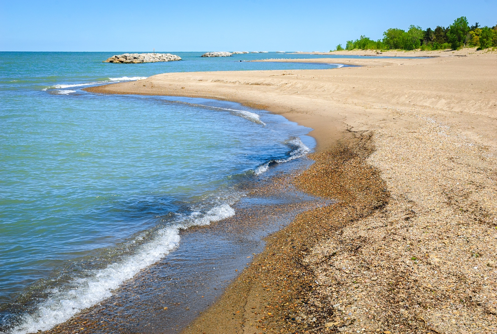An image depicting the trail Gull Point Trail and its surrounding area.