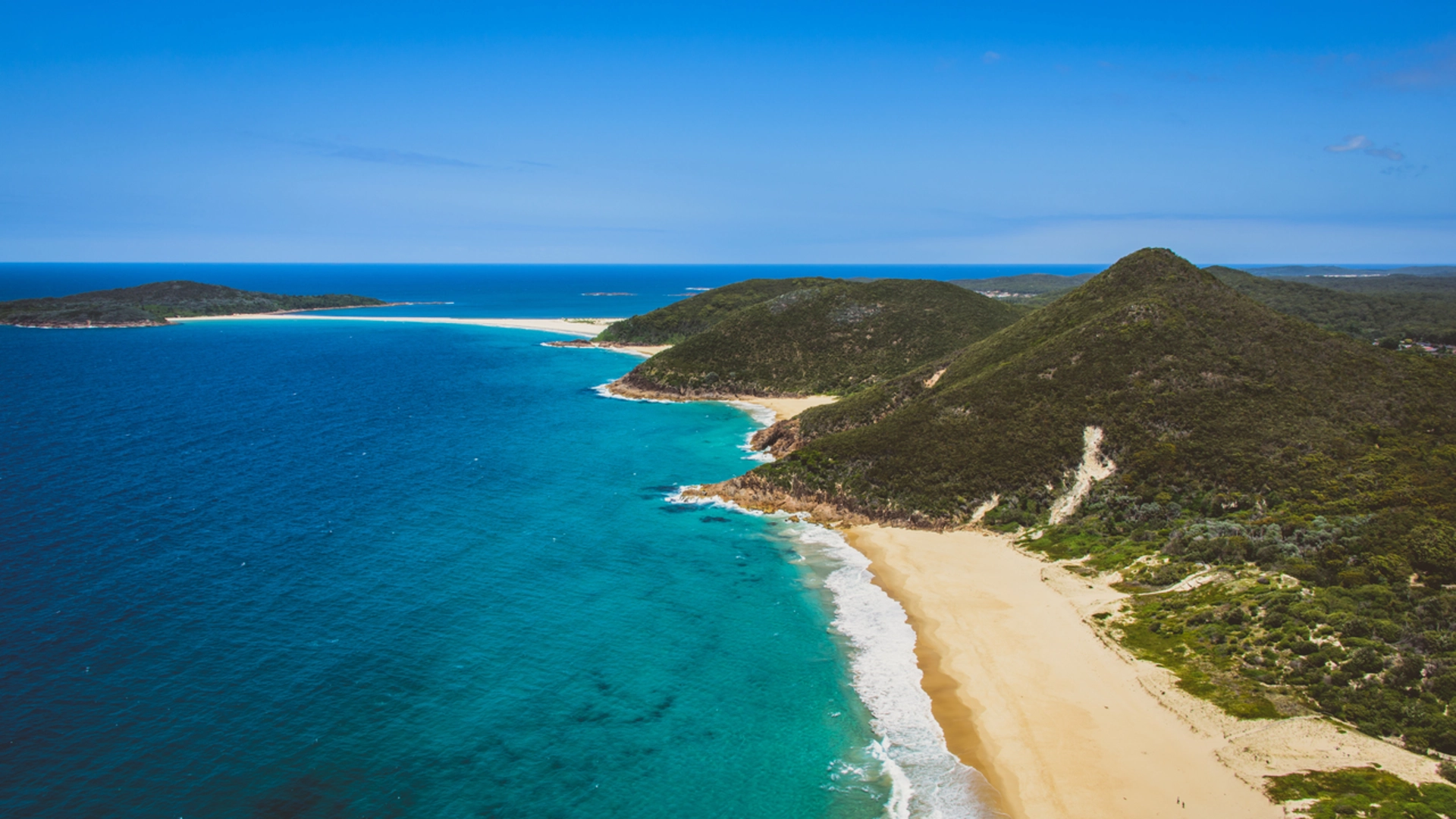 An image depicting the trail Fort Tomaree Walk and its surrounding area.