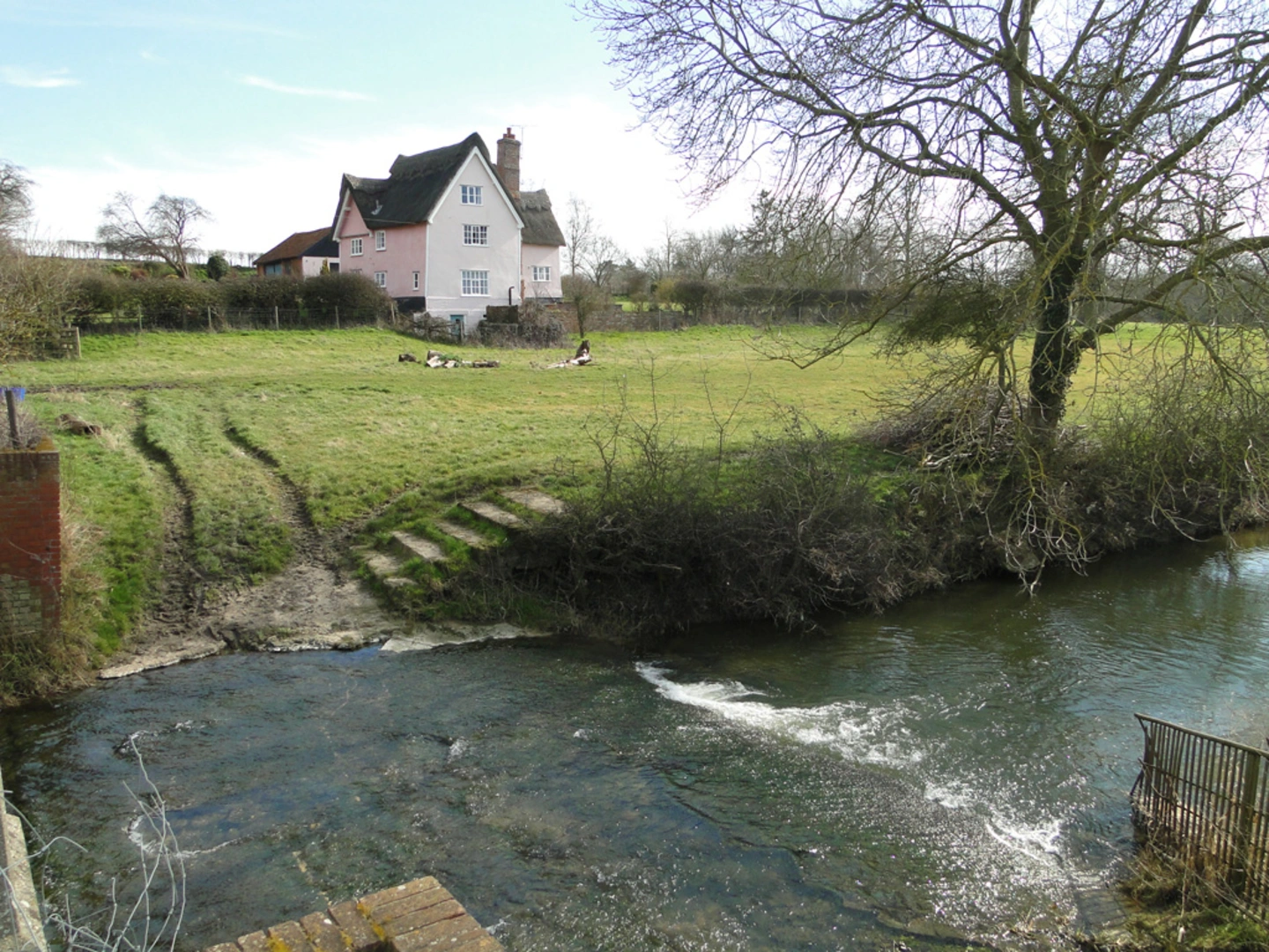 An image depicting the trail Monewden Country Park Loop and its surrounding area.