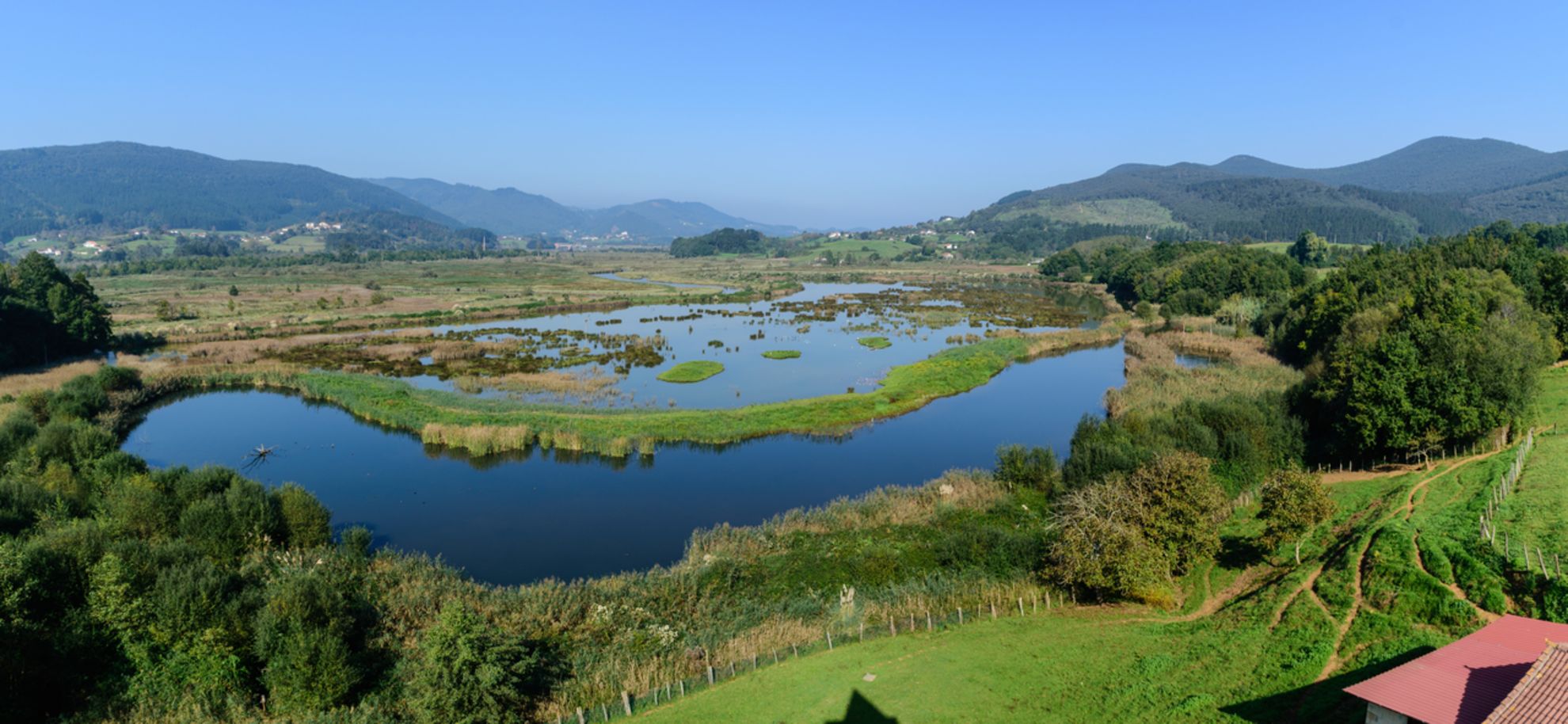 An image depicting the trail Gautegiz - Arteaga - Tour of an Ancient Stream PR BI 163 and its surrounding area.