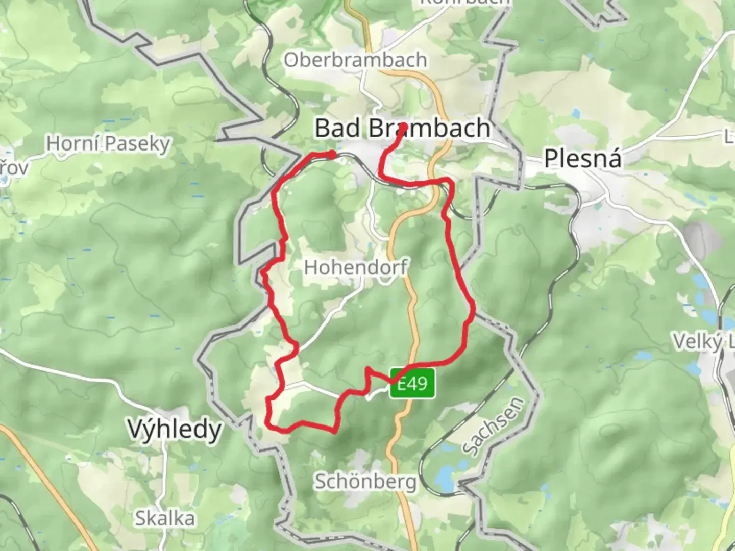 An image depicting the trail Kapellenberg via Vogtland Panorama Weg and its surrounding area.