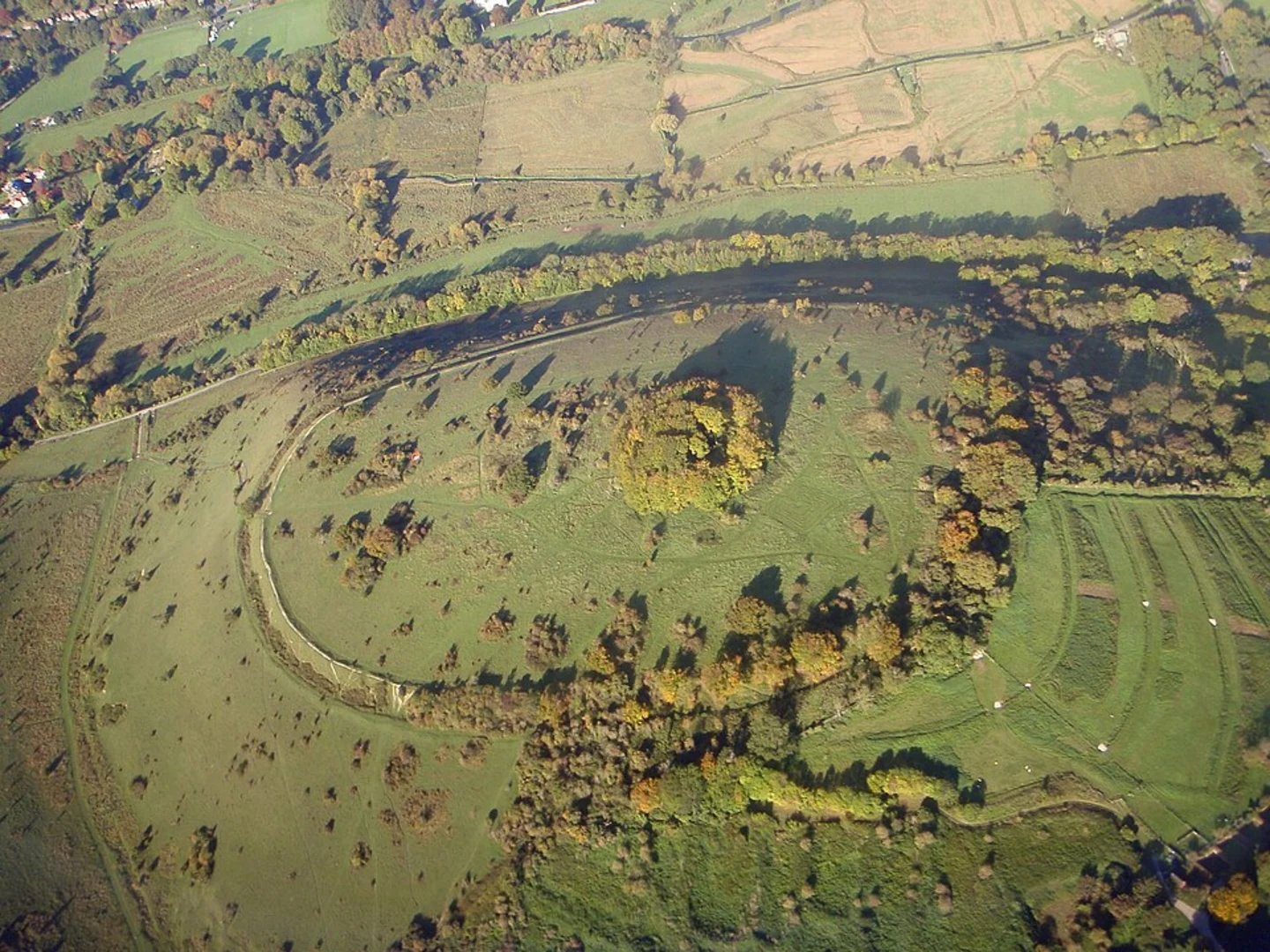 An image depicting the trail Saint Catherine's Hill and Wrack Hill and its surrounding area.