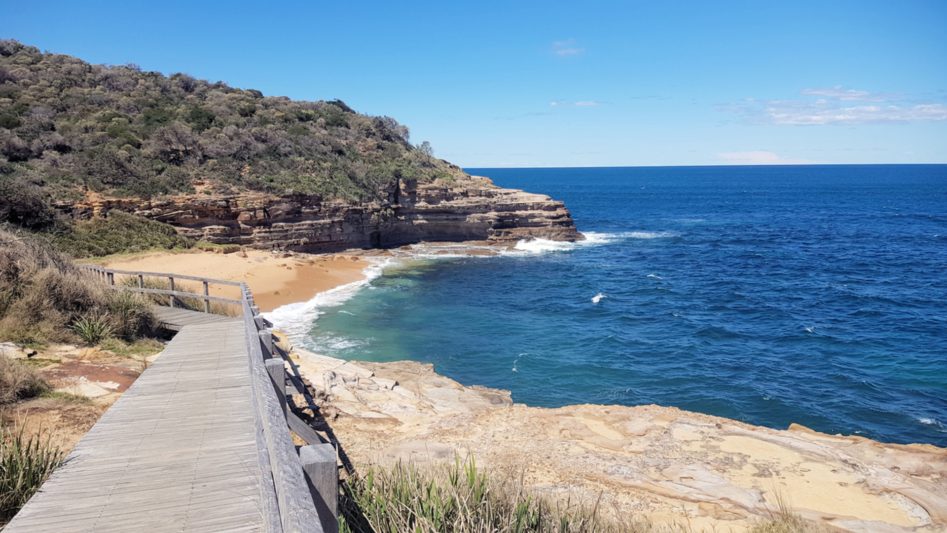 An image depicting the trail Bouddi Coastal Walk and its surrounding area.