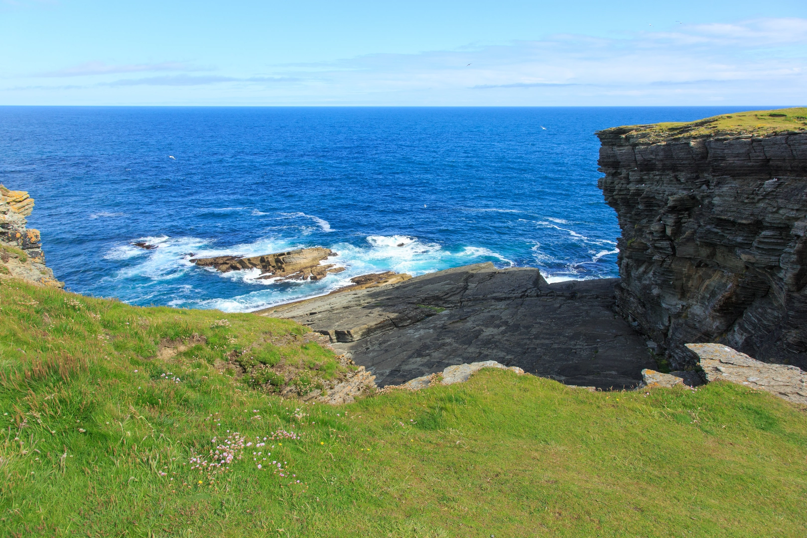 An image depicting the trail Brough Head Loop and its surrounding area.