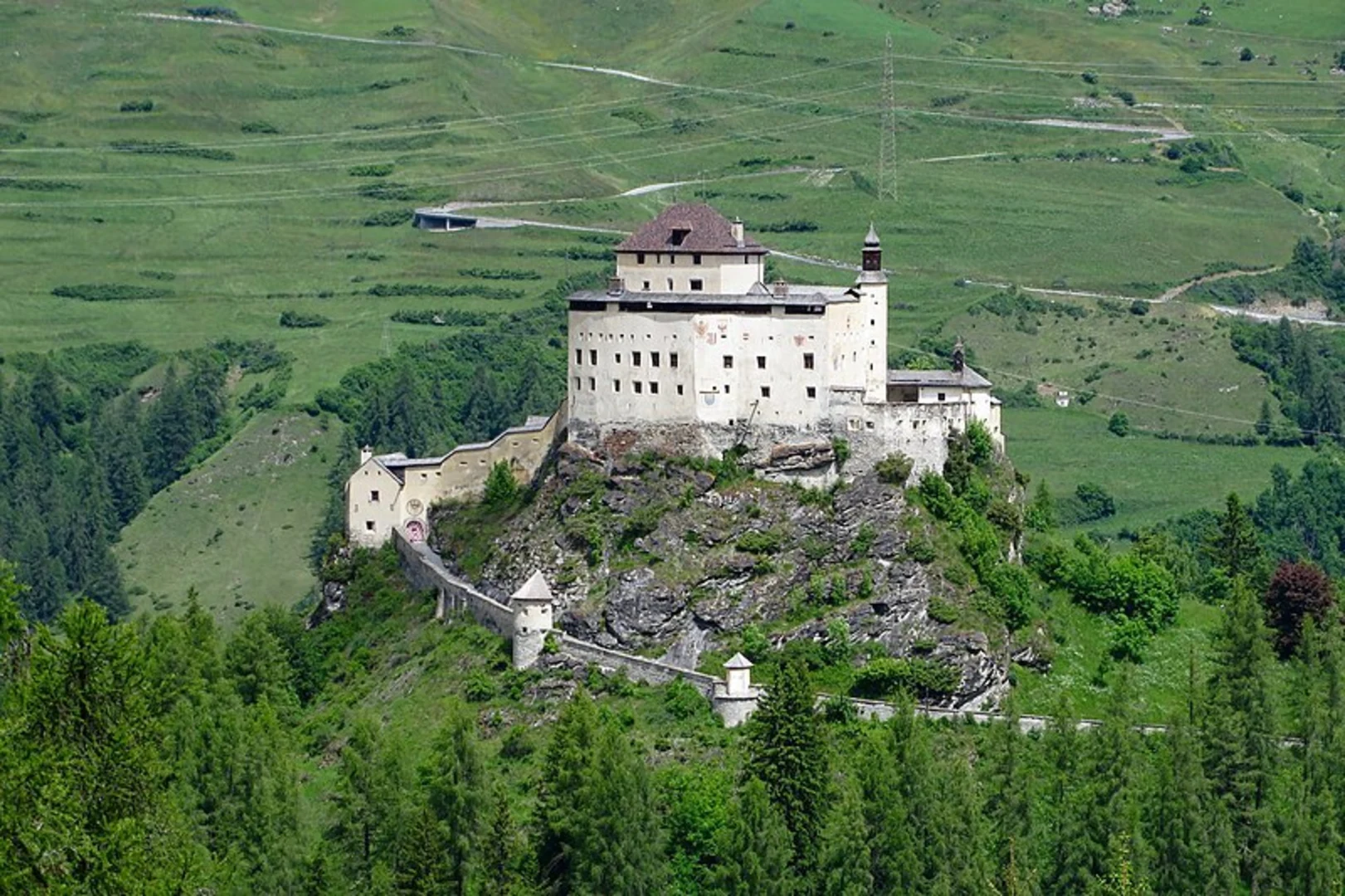 An image depicting the trail Val Minger and its surrounding area.