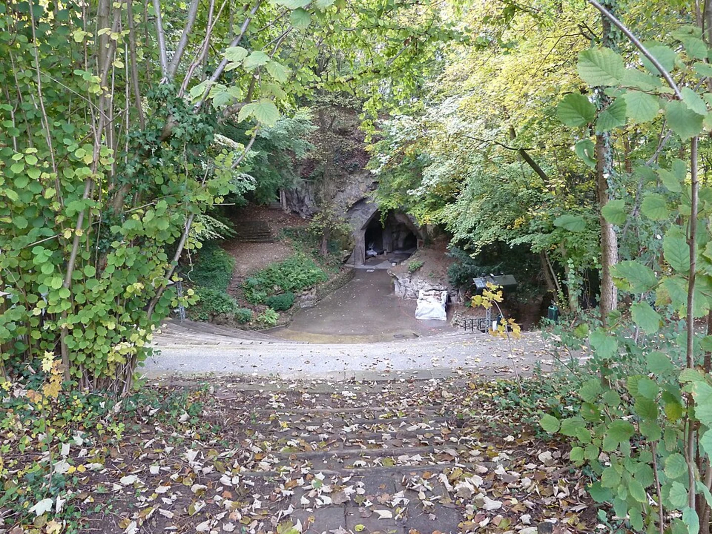 An image depicting the trail Openluchttheater, Langven and De Blokhut Loop and its surrounding area.