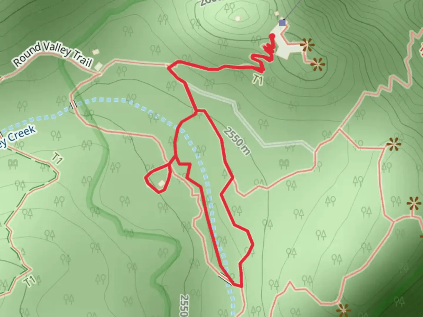 An image depicting the trail Round Valley and Discovery Nature Loop Trail and its surrounding area.