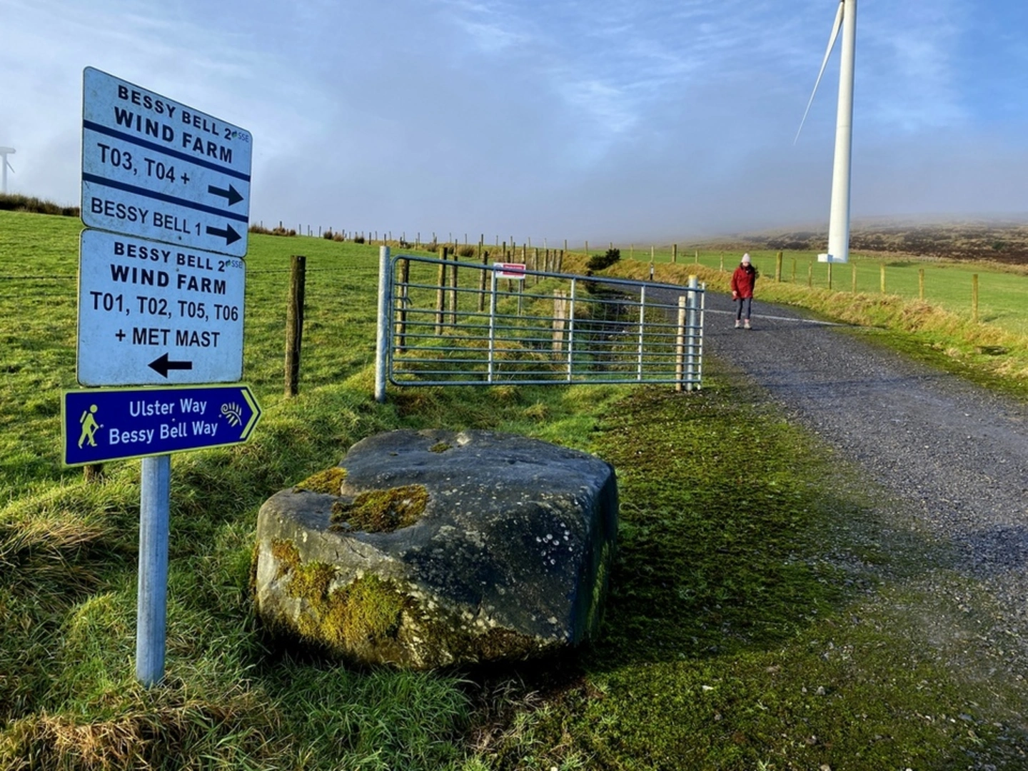 An image depicting the trail Bessy Bell East and its surrounding area.