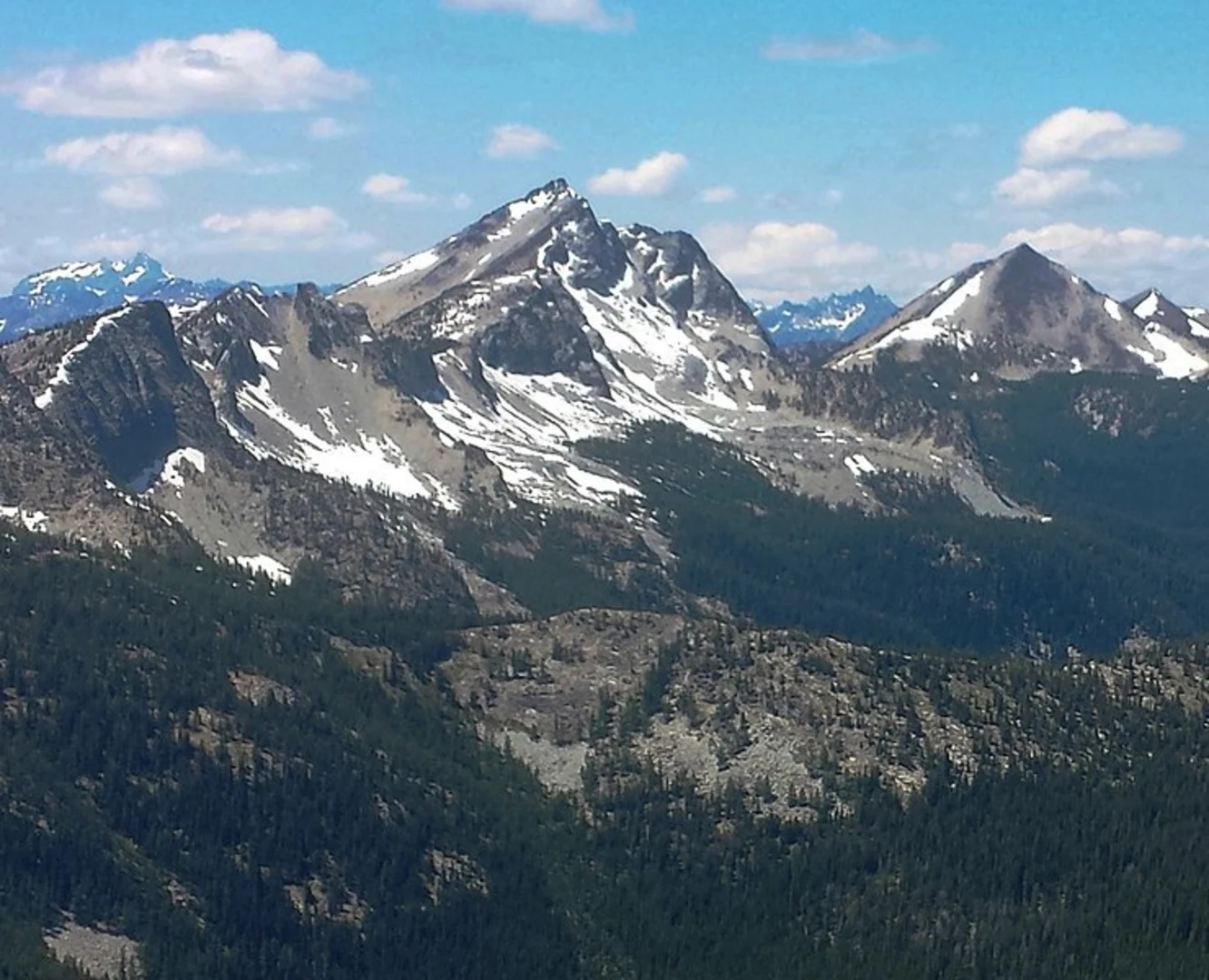 An image depicting the trail Indianhead Basin Trail via West Fork Buttermilk Trail and its surrounding area.