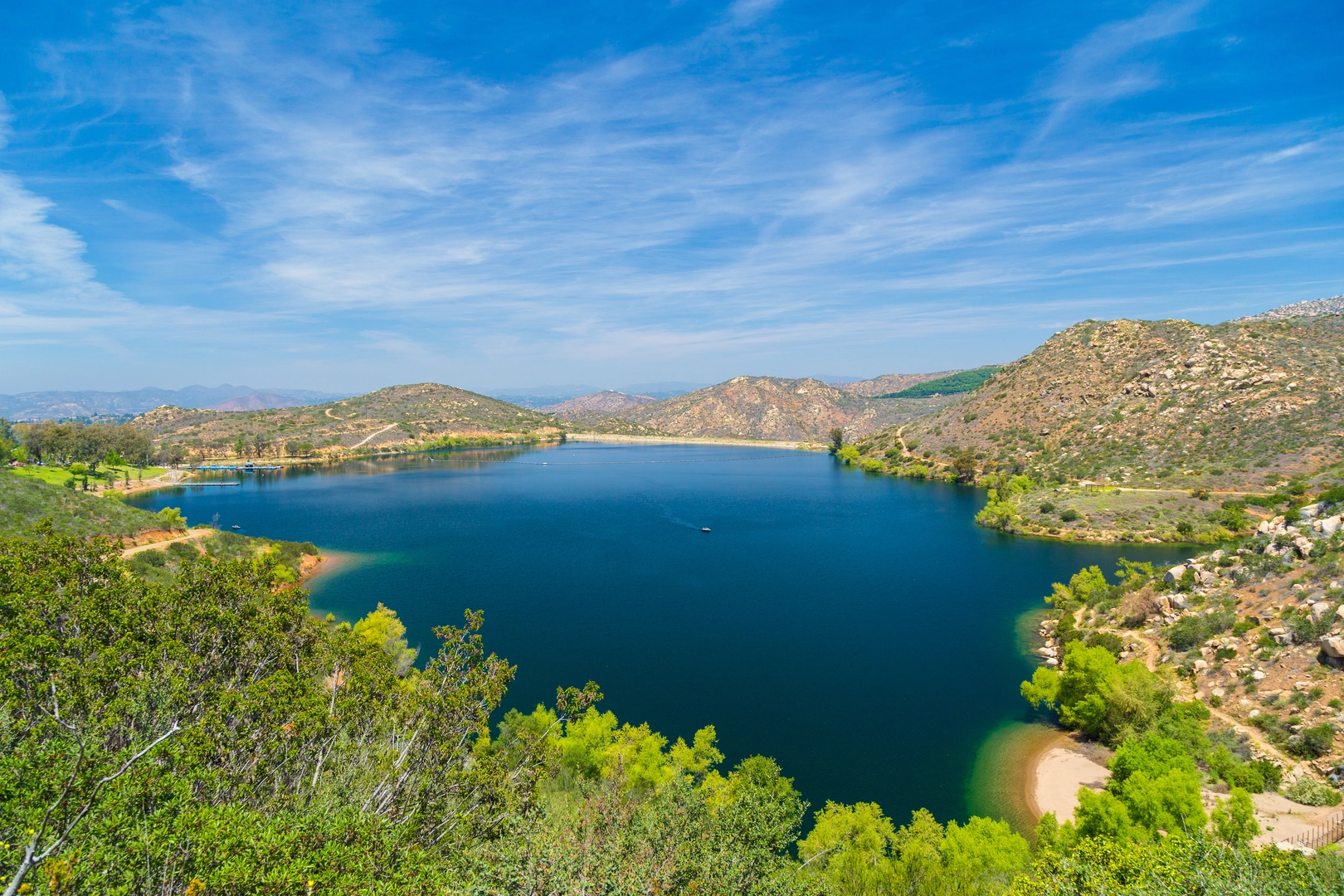 An image depicting the trail Lake Poway Trail and Mount Woodson Loop Trail and its surrounding area.