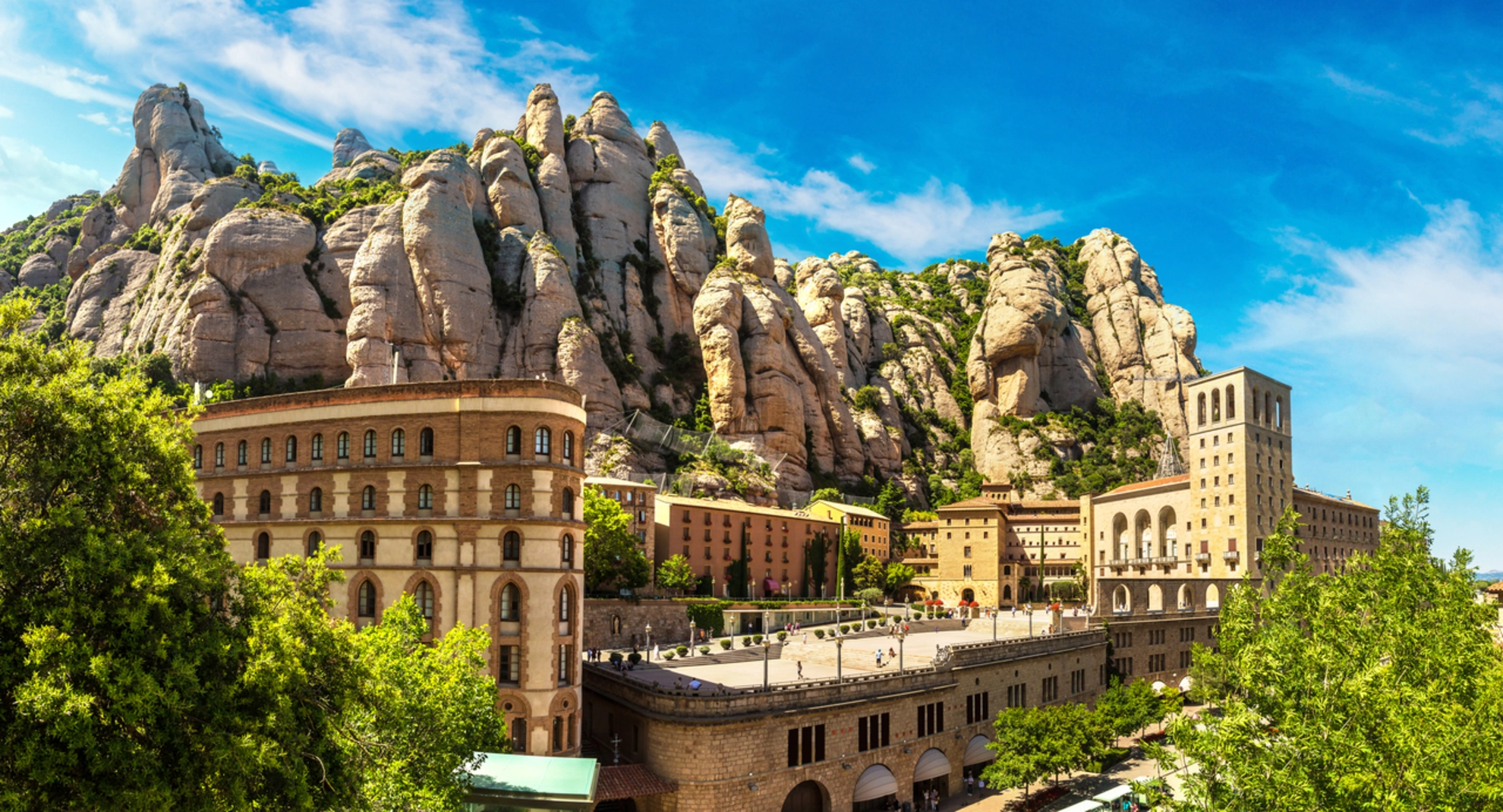 An image depicting the trail Olesa de Montserrat - Montserrat lower train station PR C 167 and its surrounding area.